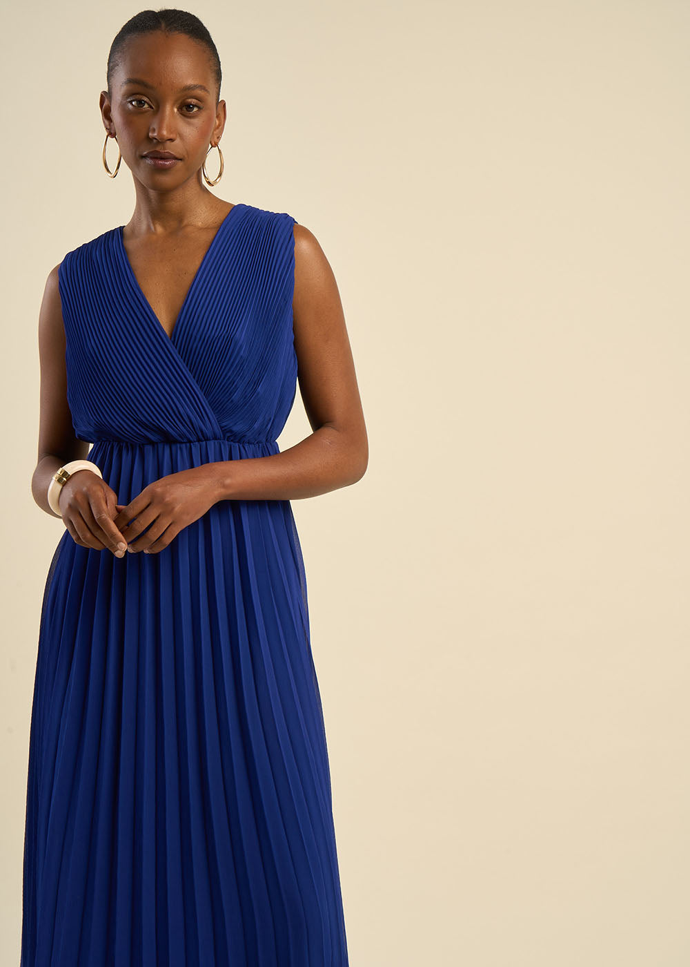 Off-the-shoulder pleated maxi dress - Sud Express - 4 - Sud Express