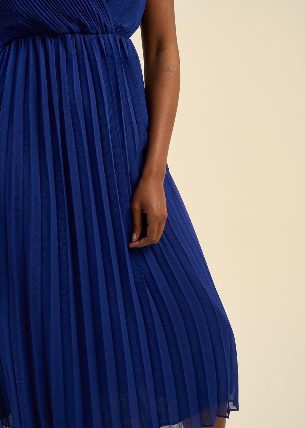 Off-the-shoulder pleated maxi dress - Sud Express - 6 - Sud Express