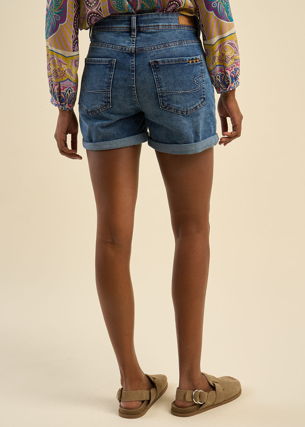 SARA Denim shorts with cuffs - 3 - Sud Express - Sud Express