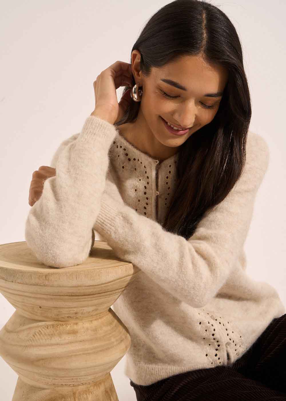 Cardigan with round buttons and long sleeves - Sud Express - 7 - Sud Express