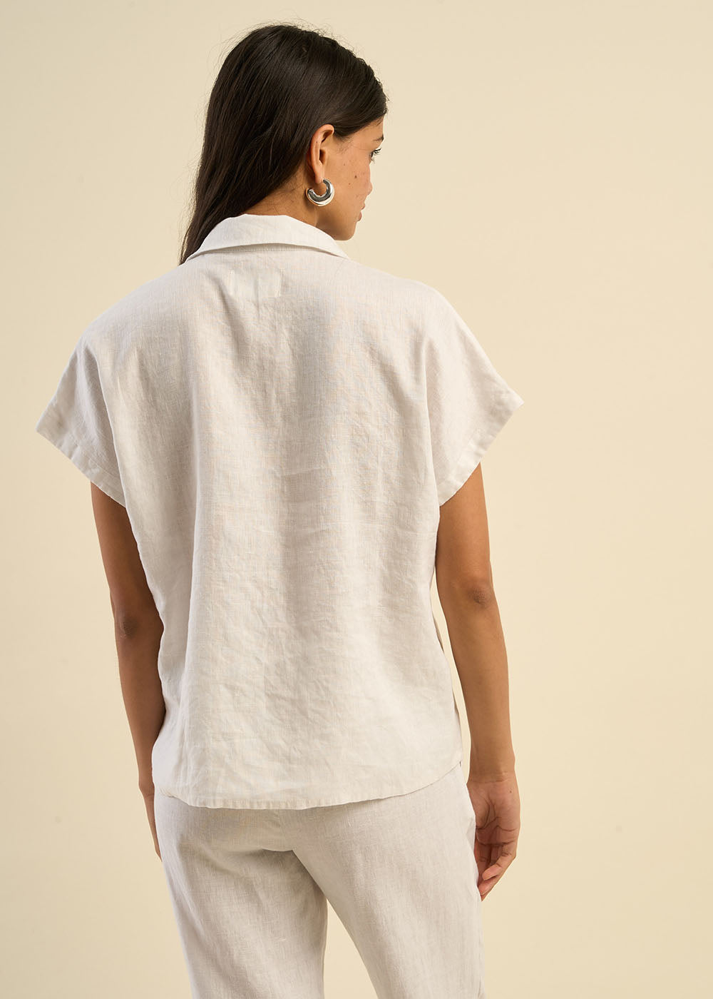 Linen Blouse with V Neck - Sud Express - 3 - Sud Express