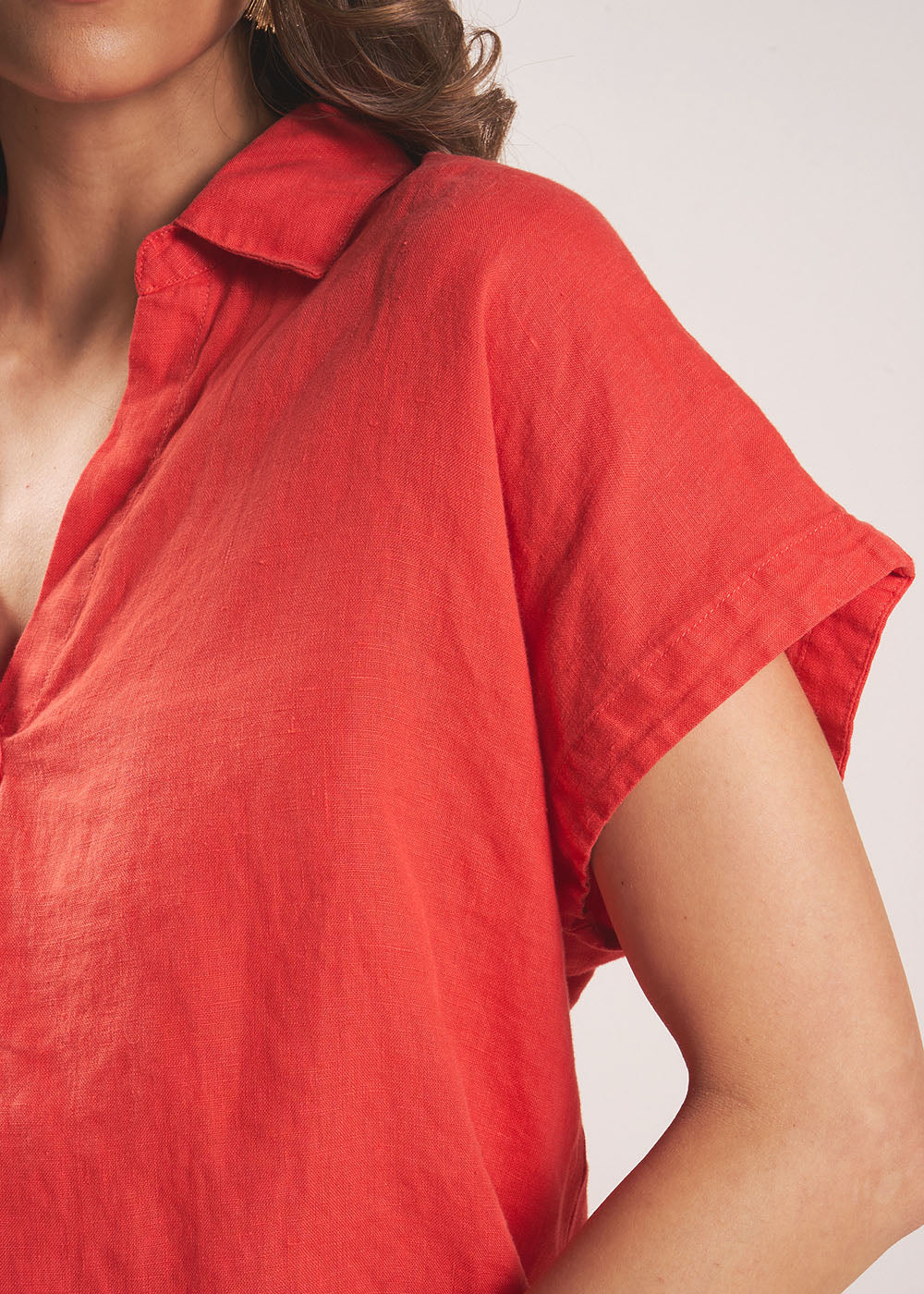 Linen Blouse with V Neck - Sud Express - 3 - Sud Express