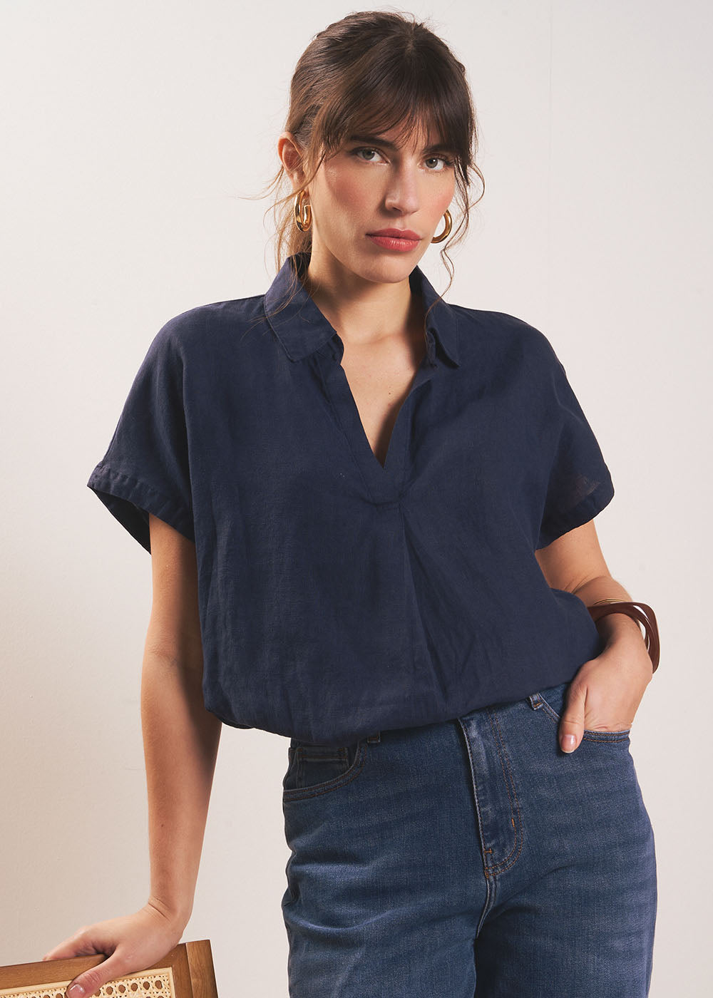 TAMINA Linen Blouse with V Neck - 1 - Sud Express - Sud Express