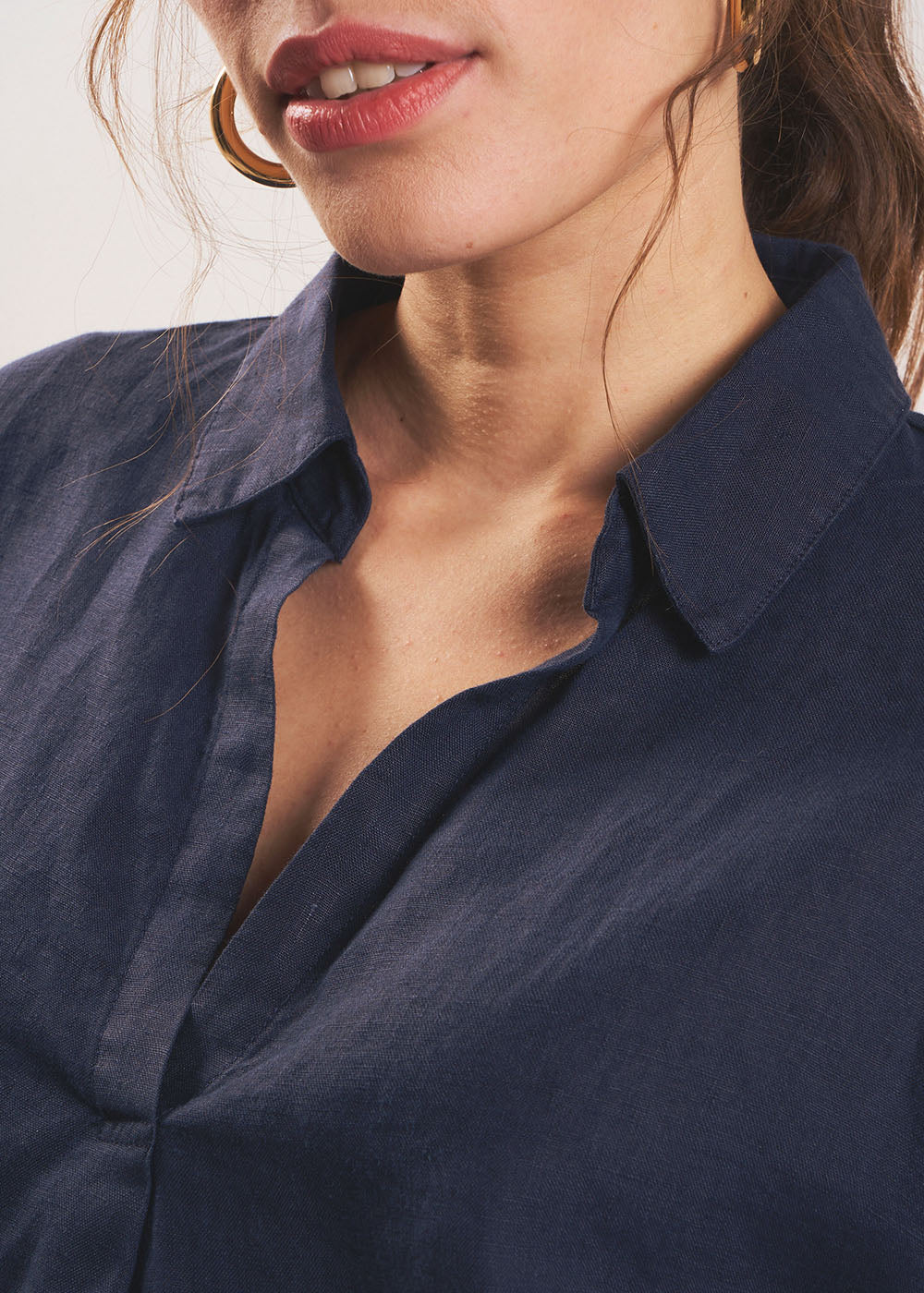 TAMINA Linen Blouse with V Neck - 2 - Sud Express - Sud Express