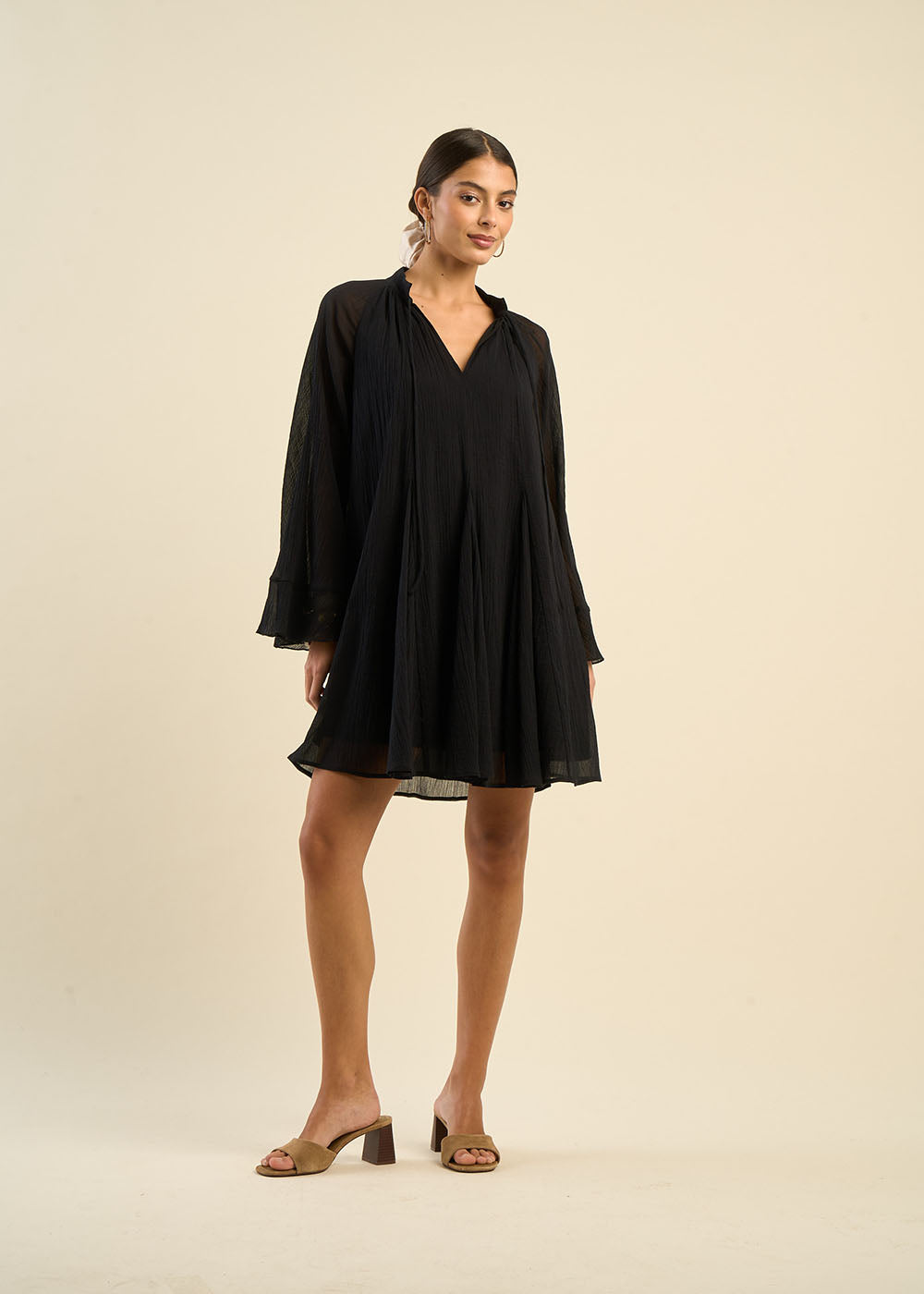 Short flared dress with flared sleeves - Sud Express - 5 - Sud Express