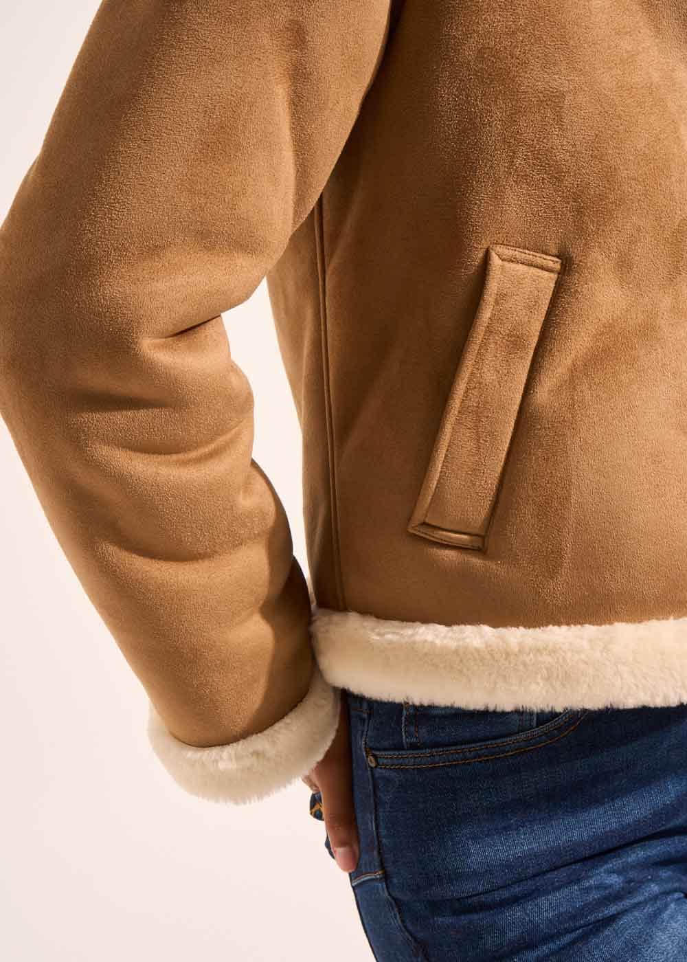 Veste courte en faux suède doublé fausse fourrure - Sud Express - 6 - Sud Express