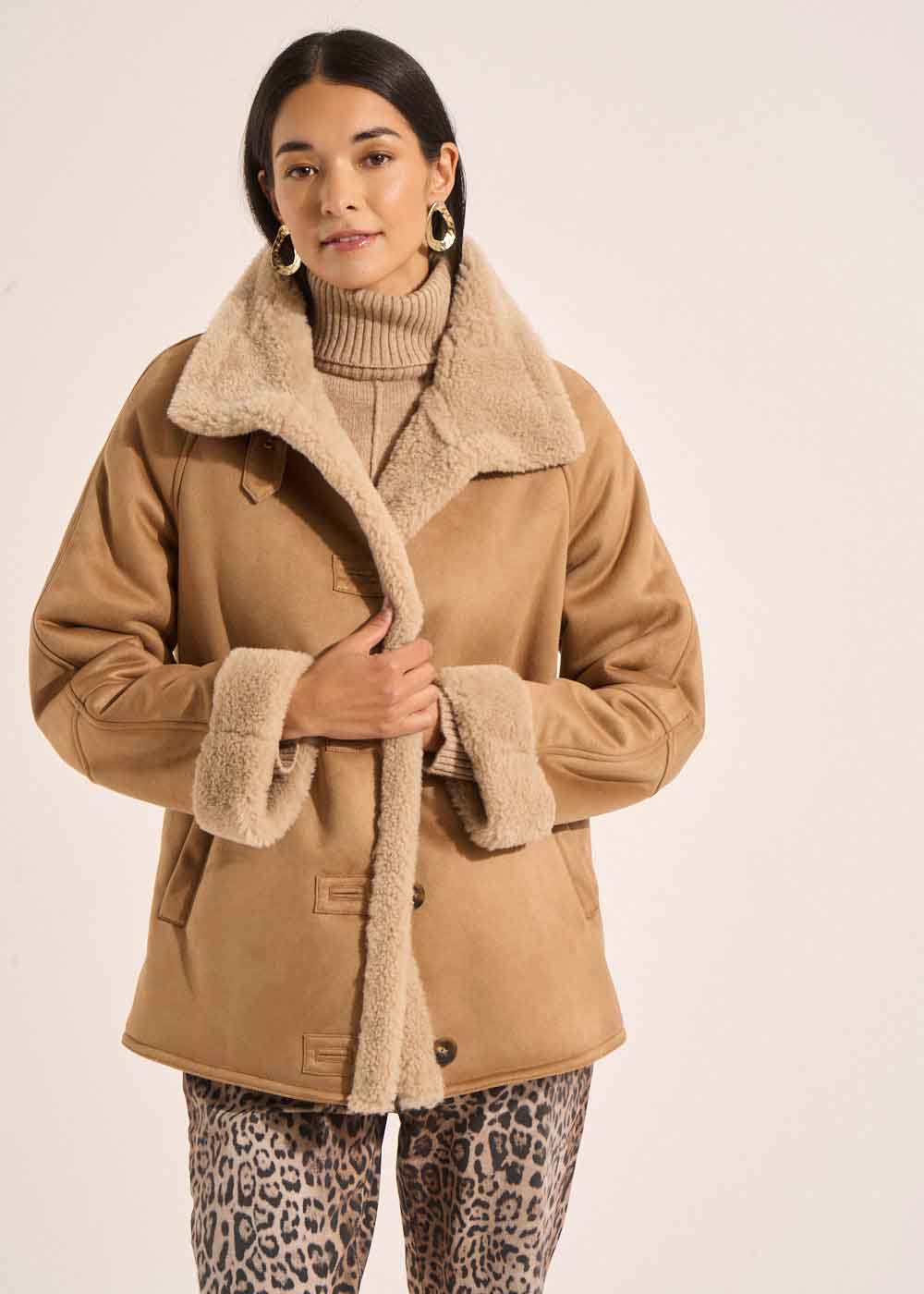 Faux shearling-inspired design - Sud Express - 7 - Sud Express