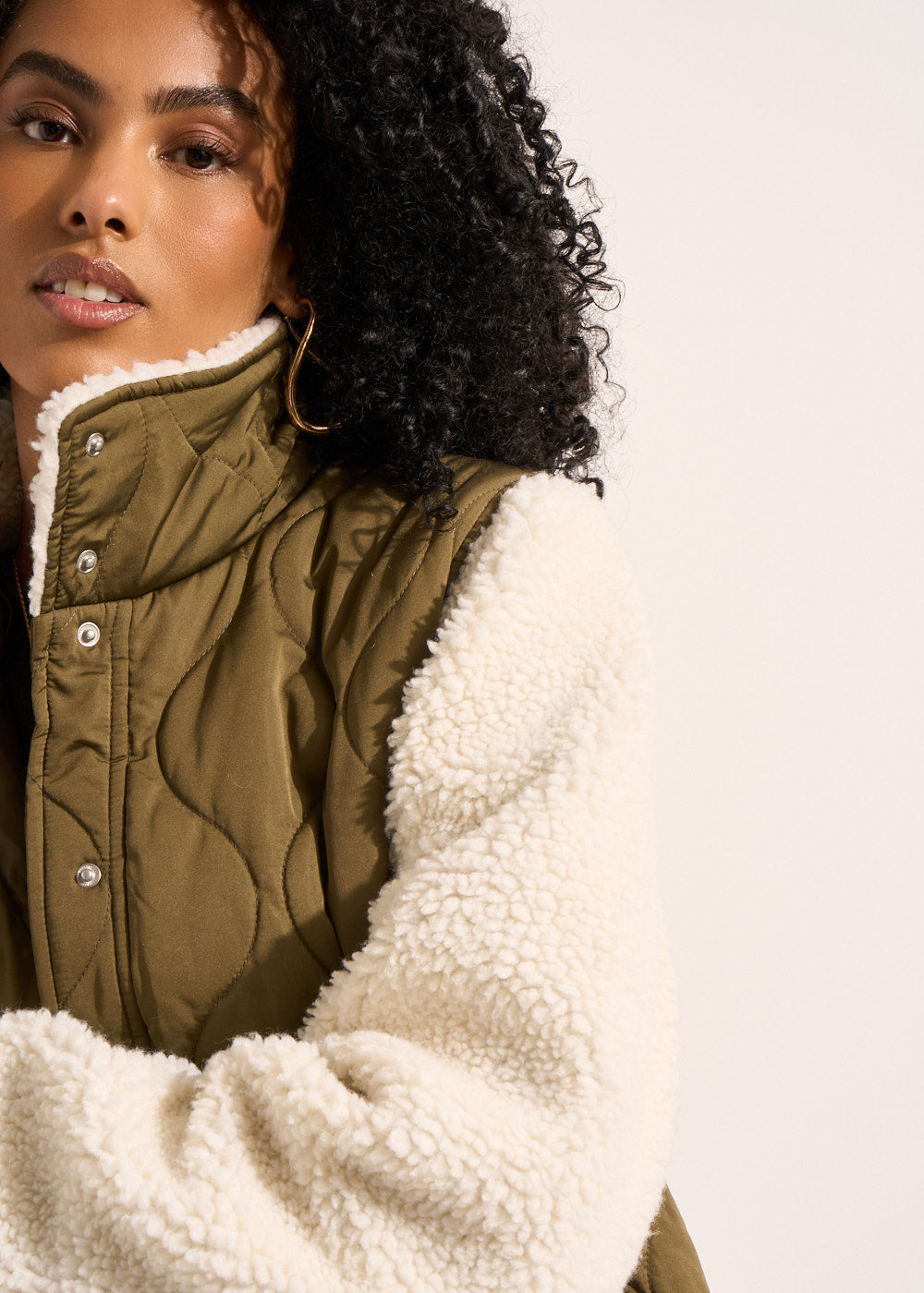 Quilted down jacket with faux fur sleeves - Sud Express - 2 - Sud Express