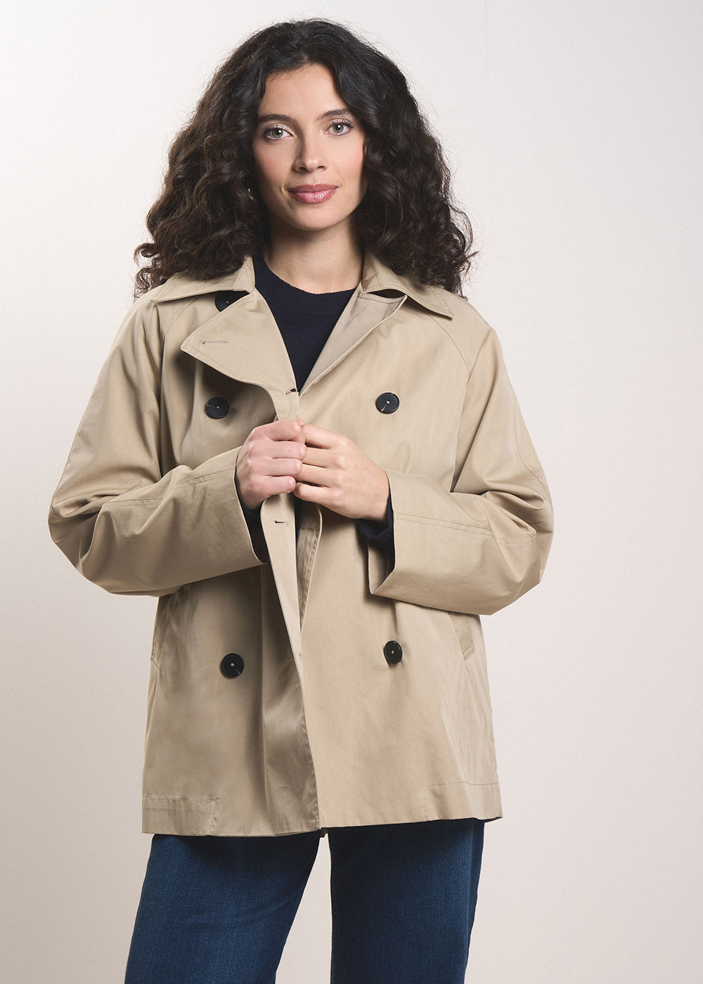 Water-repellent trench coat with raglan sleeves - Sud Express - 5 - Sud Express
