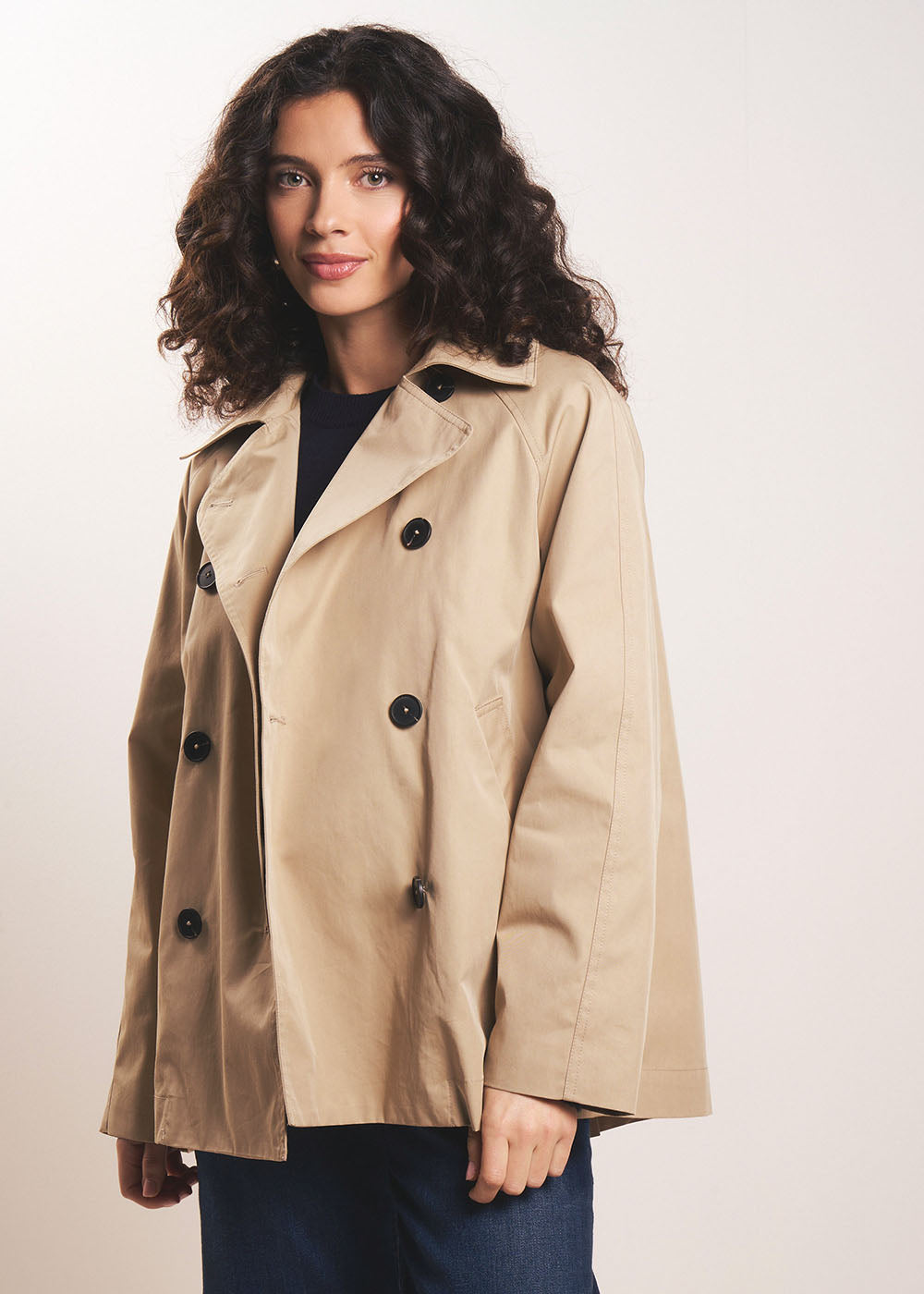 Water-repellent trench coat with raglan sleeves - Sud Express - 5 - Sud Express