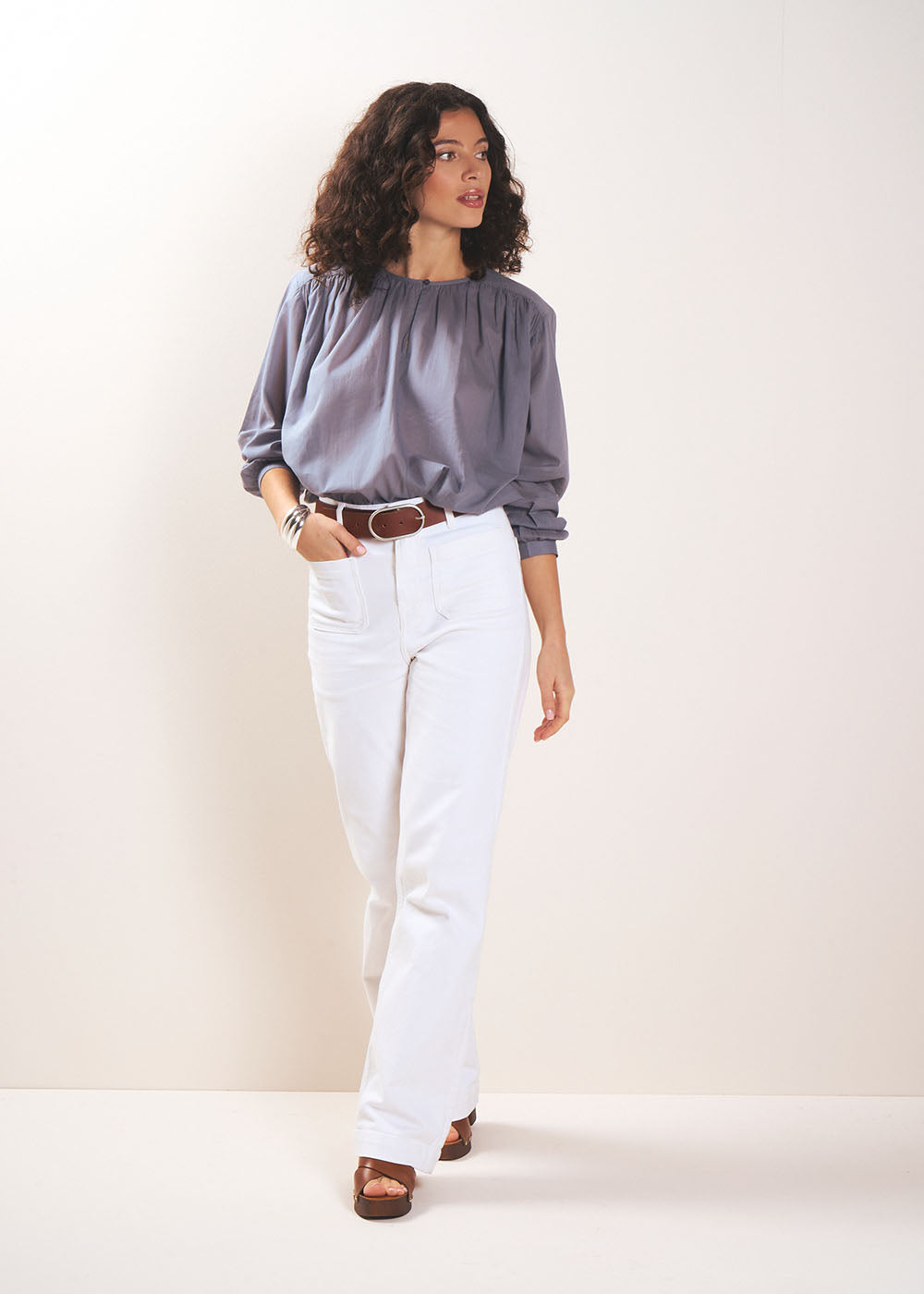 Wide-leg jeans with cuffs and high waist - Sud Express - 1 - Sud Express