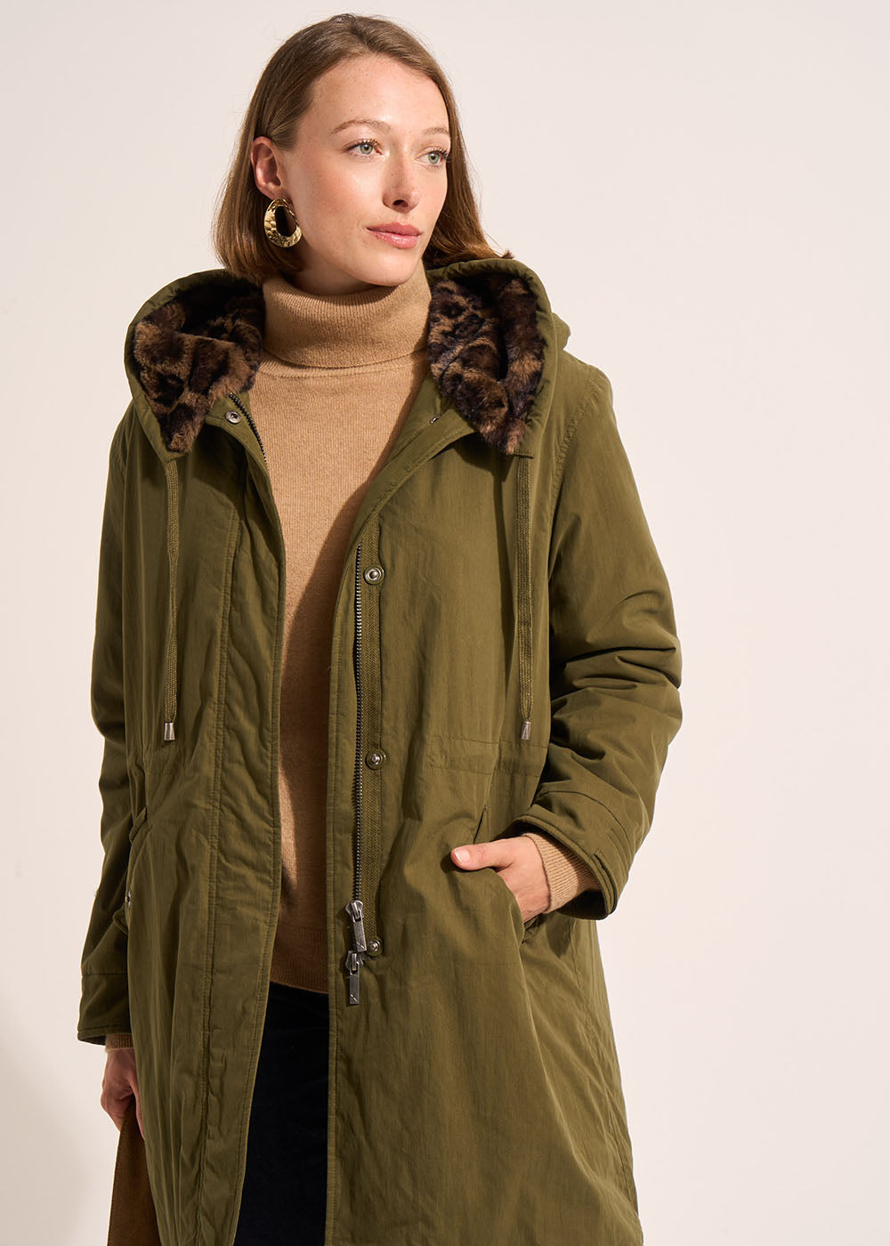 Mid-length hooded parka with faux leopard fur lining - Sud Express - 5 - Sud Express