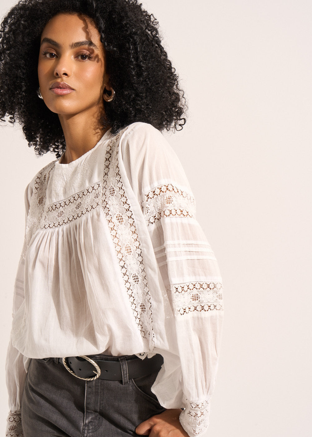 TELOUISE Cotton voile top with embroidered lace and long sleeves - 4 - Sud Express - Sud Express