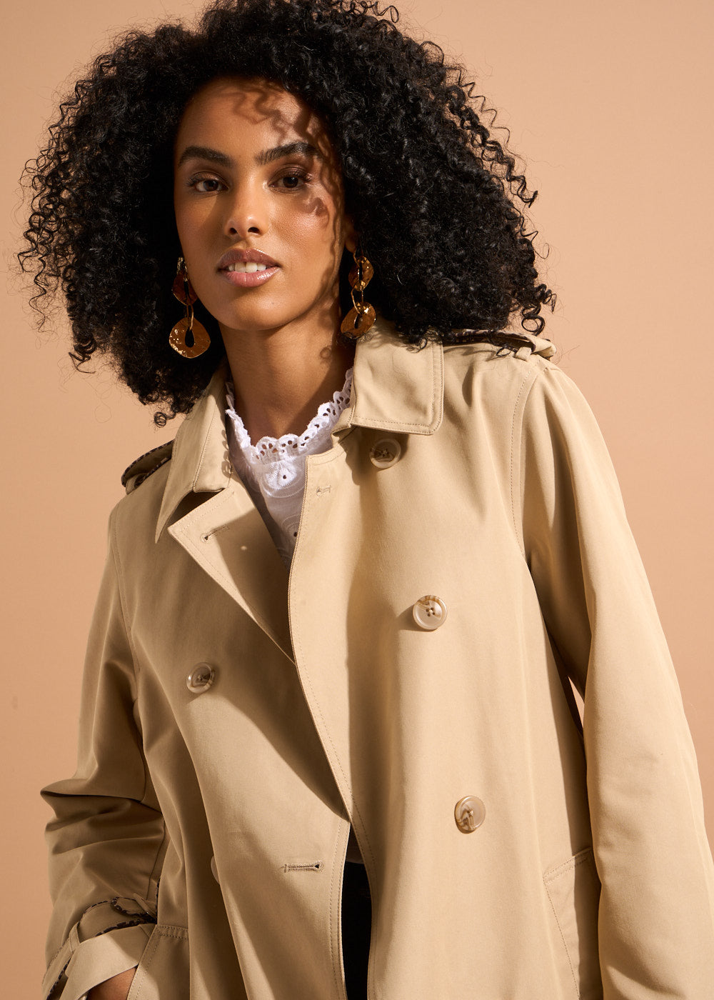 VARMONY Long belted trench coat with leopard print details - 2 - Sud Express - Sud Express