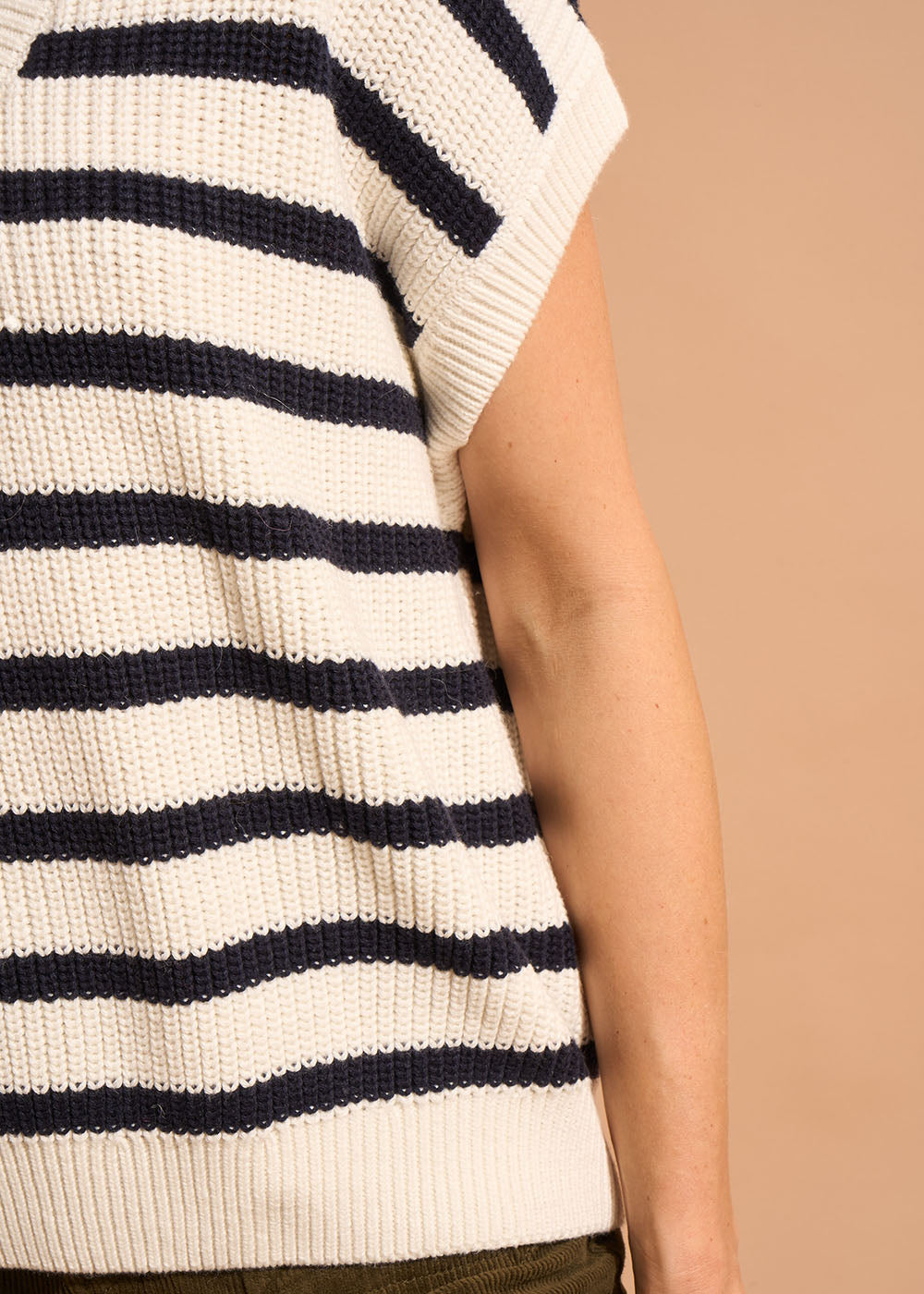 MARELO Loose-fitting sleeveless jumper with navy stripes in cotton and wool - 4 - Sud Express - Sud Express