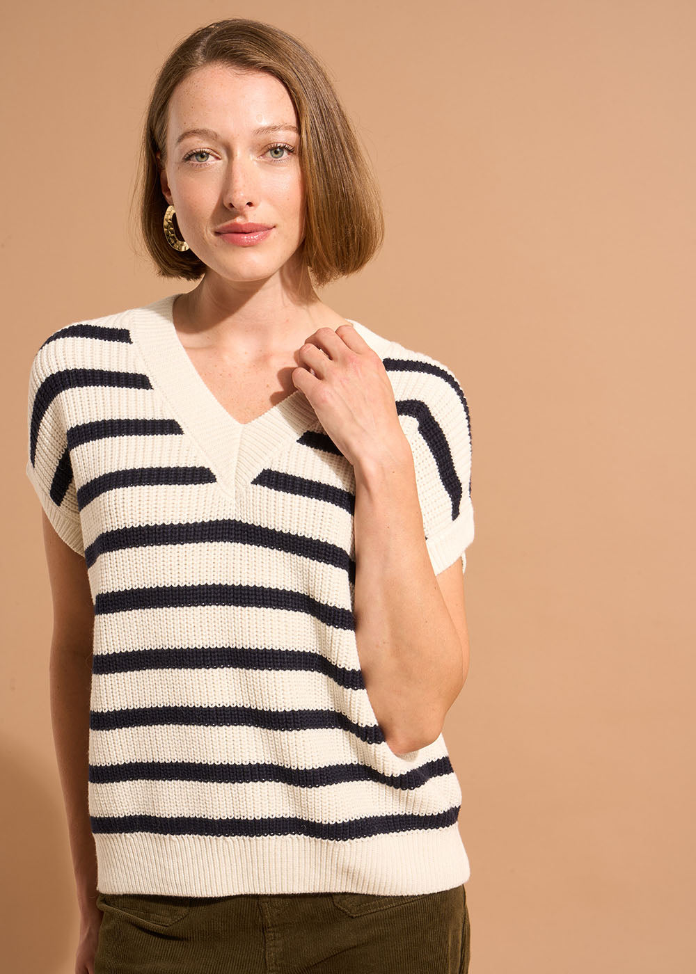 Loose-fitting sleeveless jumper with navy stripes in cotton and wool - Sud Express - 5 - Sud Express