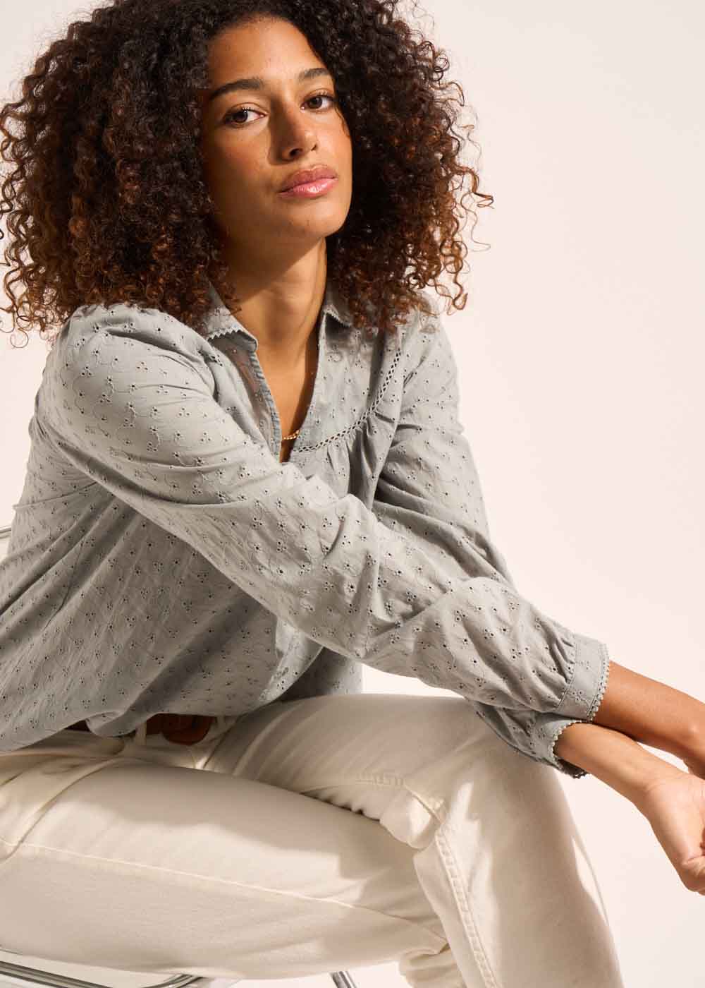 CASSUSY Cotton blouse with small English embroidery - 4 - Sud Express - Sud Express