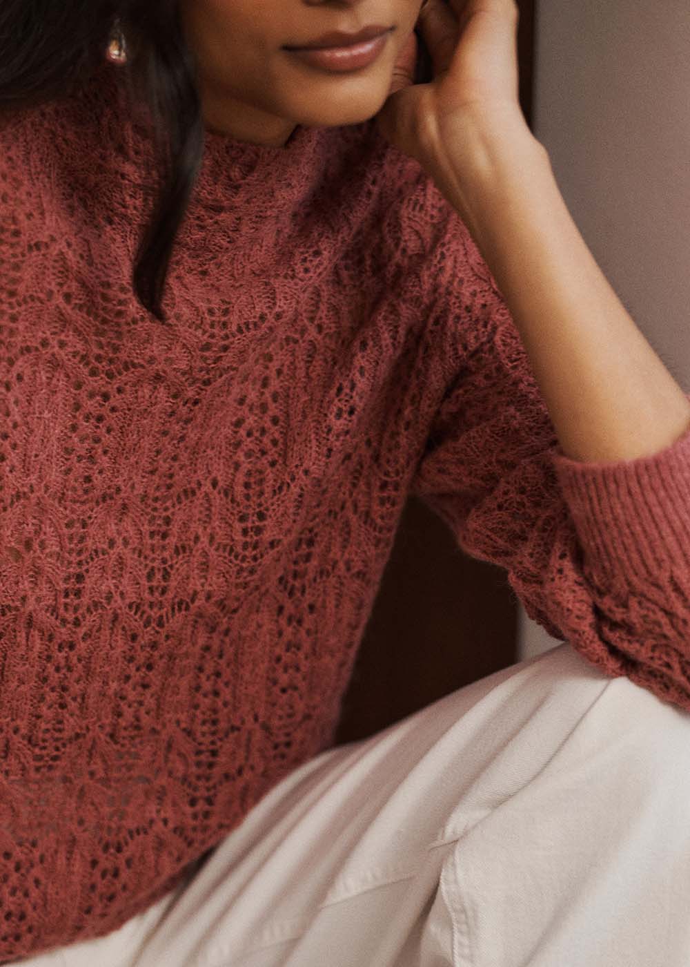 Lightweight lace knit turtleneck sweater - Sud Express - 5 - Sud Express