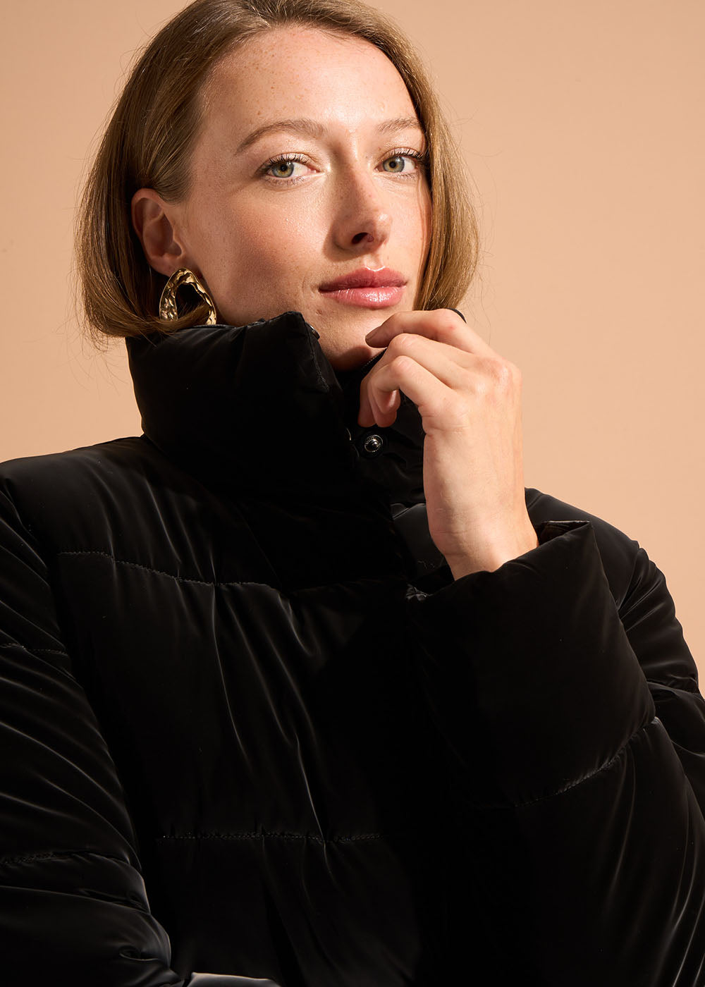 DASTYA Short fitted down jacket with velvet effect and high collar - 2 - Sud Express - Sud Express