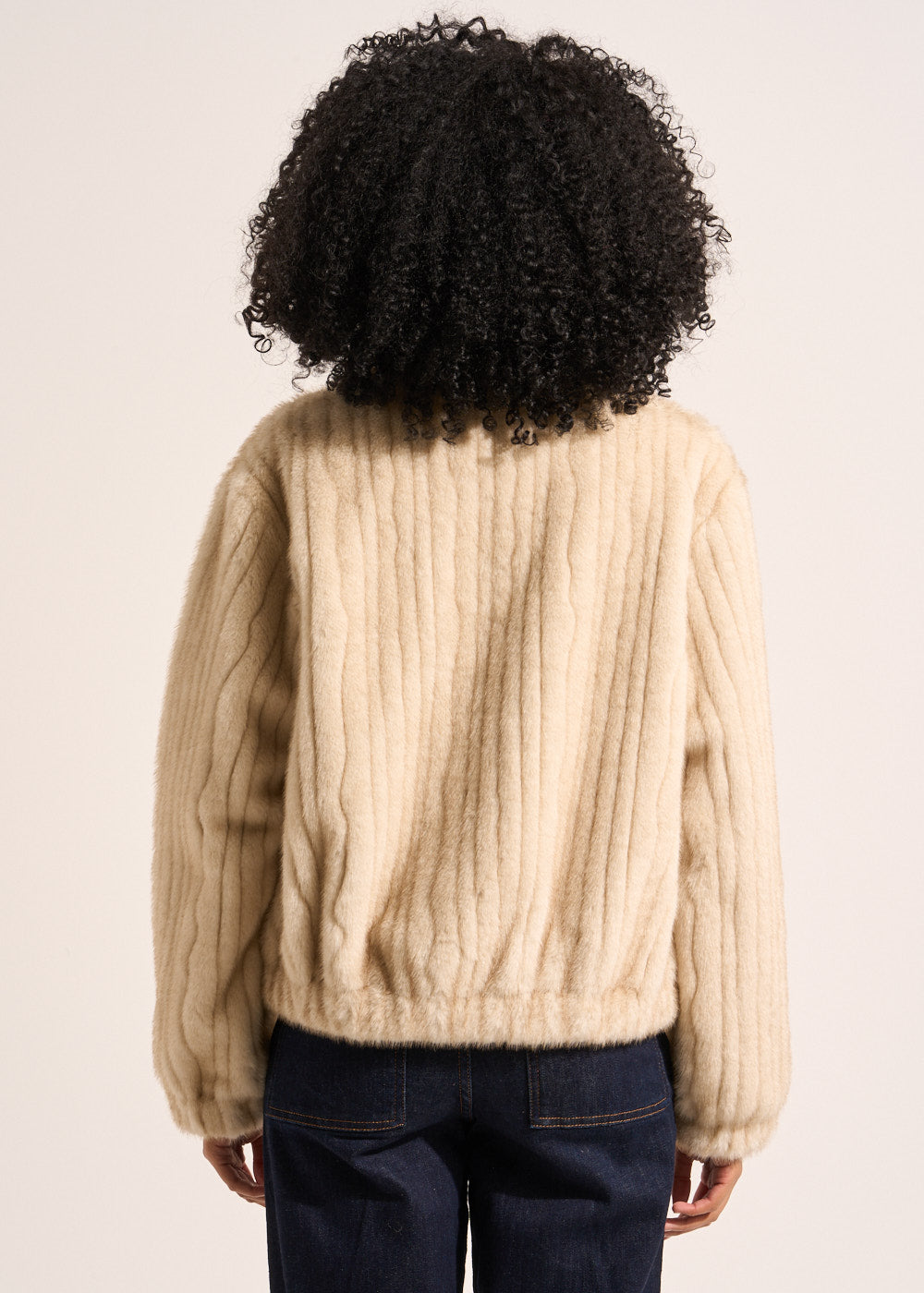 MATHILDE Short faux fur coat with stand-up collar - 3 - Sud Express - Sud Express