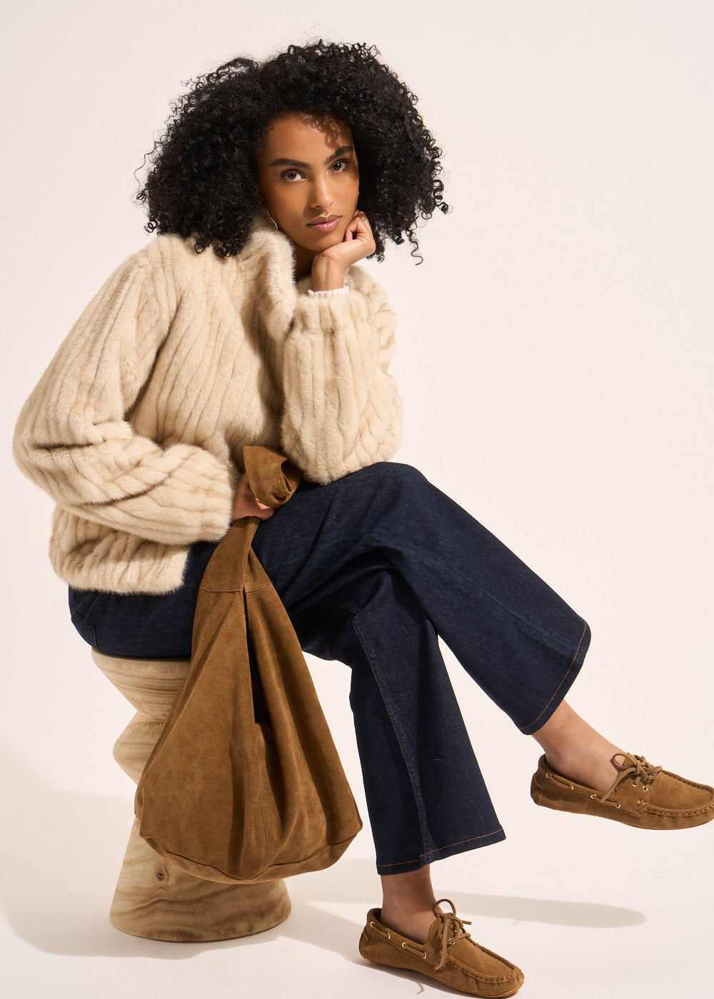 Short faux fur coat with stand-up collar - Sud Express - 5 - Sud Express