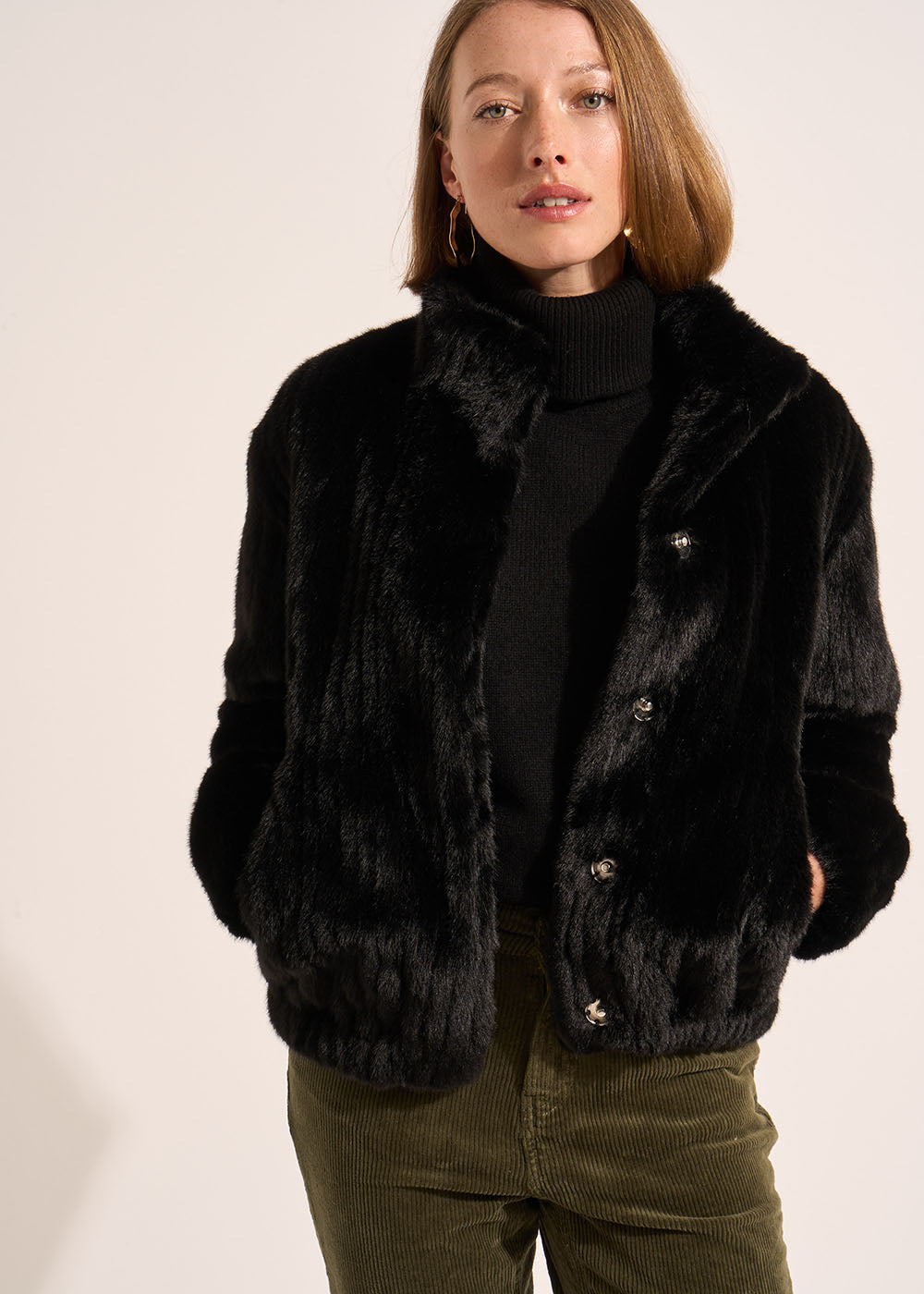 Short faux fur coat with stand-up collar - Sud Express - 5 - Sud Express
