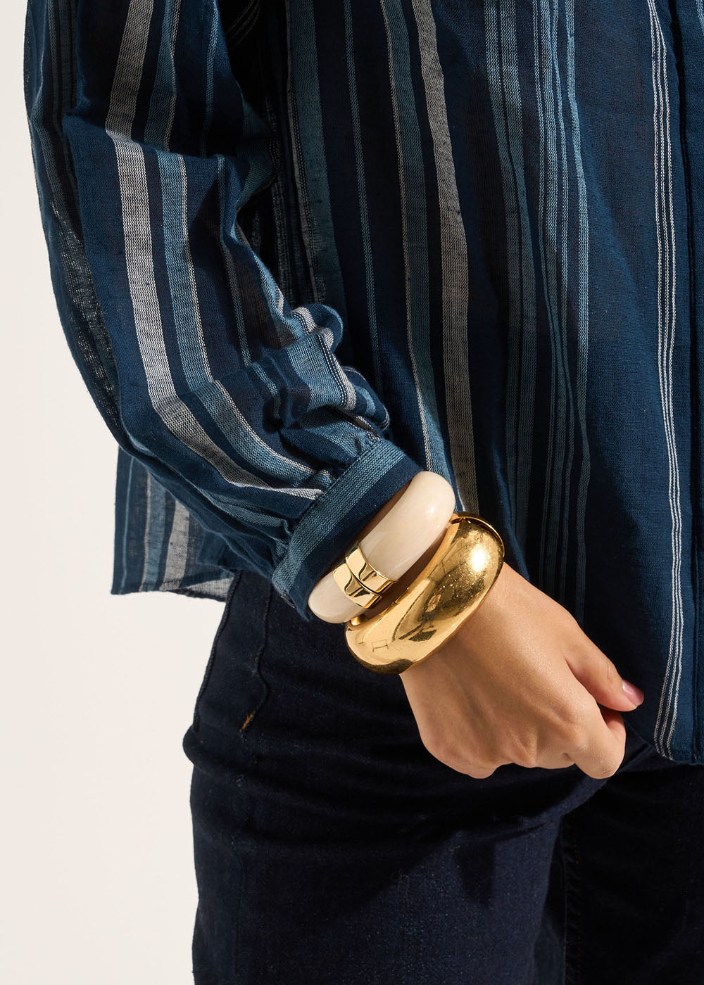 CHARLIZA Striped shirt with round neckline and long sleeves - 4 - Sud Express - Sud Express