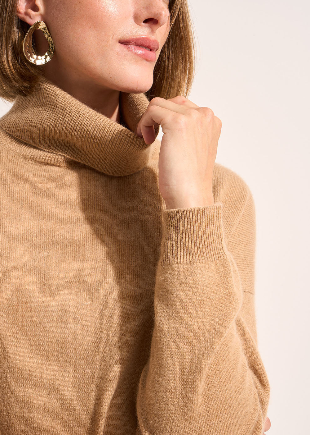 MAPOUPYA Long-sleeved loose-fitting cashmere turtleneck jumper - 2 - Sud Express - Sud Express