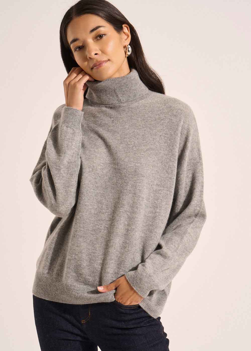 MAPOUPYA Long-sleeved loose-fitting cashmere turtleneck jumper - 4 - Sud Express - Sud Express
