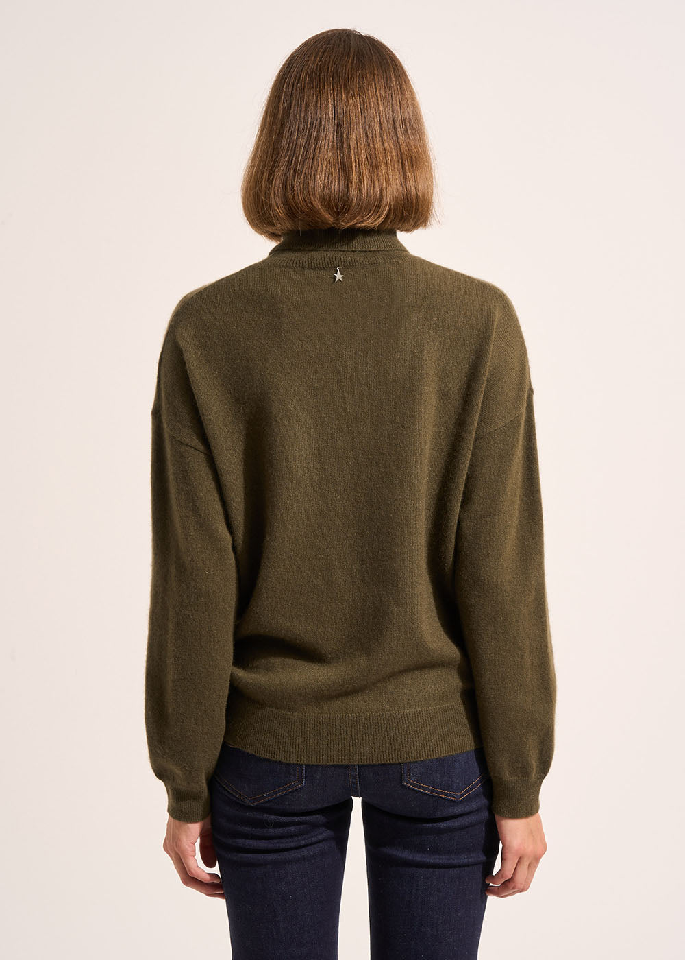MAPOUPYA Long-sleeved loose-fitting cashmere turtleneck jumper - 3 - Sud Express - Sud Express