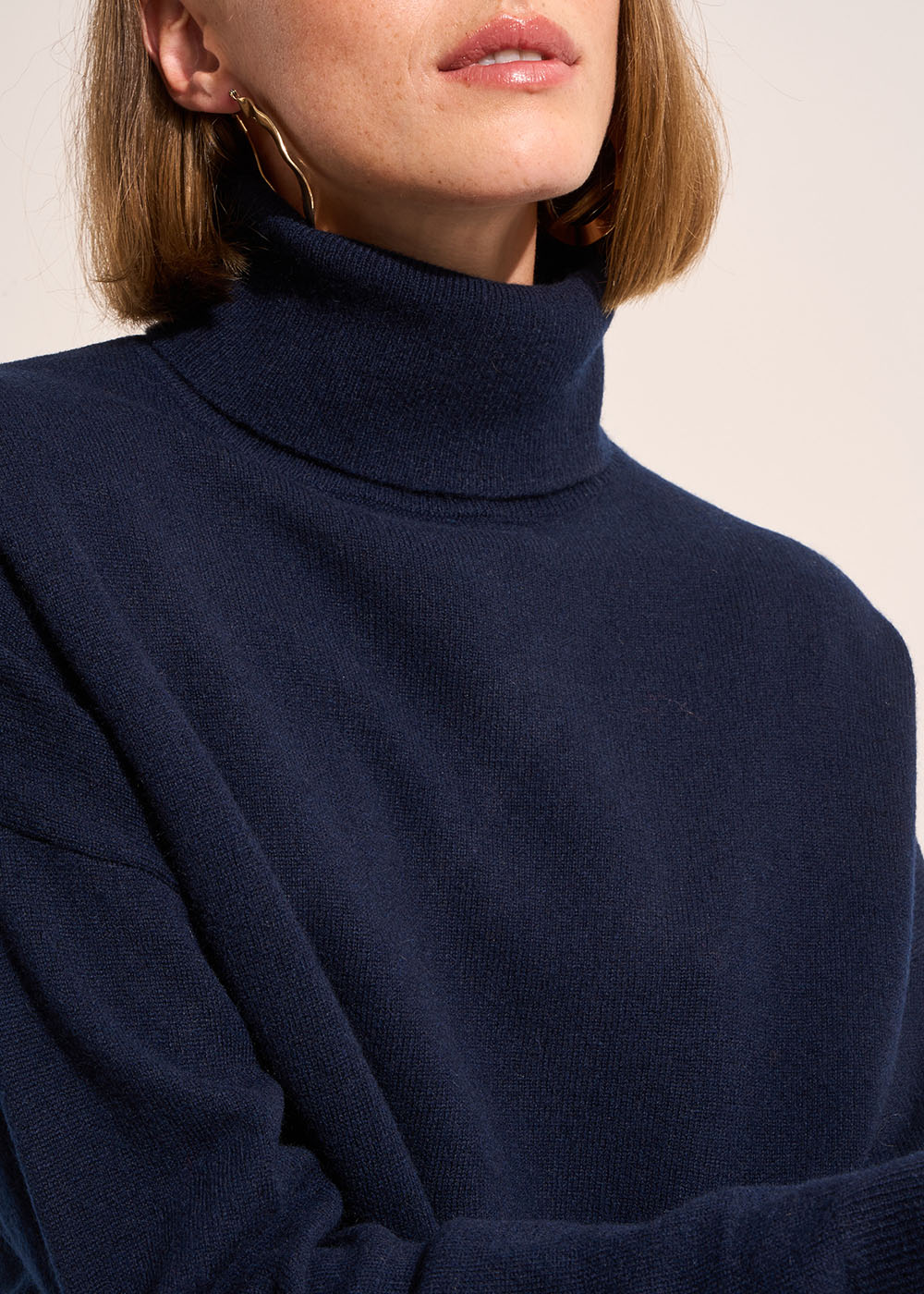 MAPOUPYA Long-sleeved loose-fitting cashmere turtleneck jumper - 2 - Sud Express - Sud Express