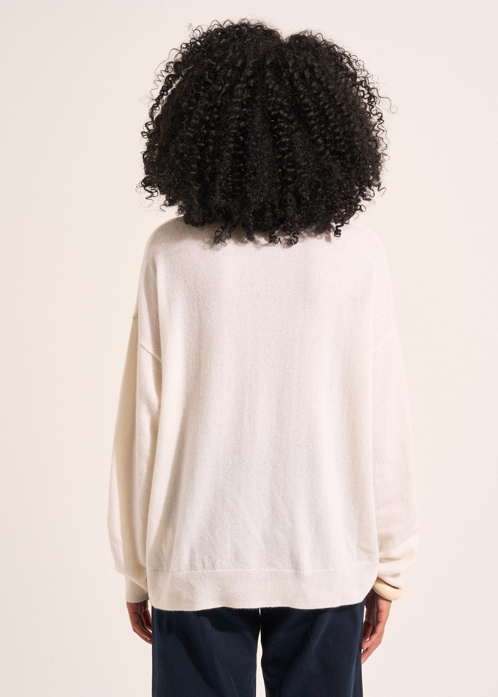 MAPOUPYA Long-sleeved loose-fitting cashmere turtleneck jumper - 3 - Sud Express - Sud Express