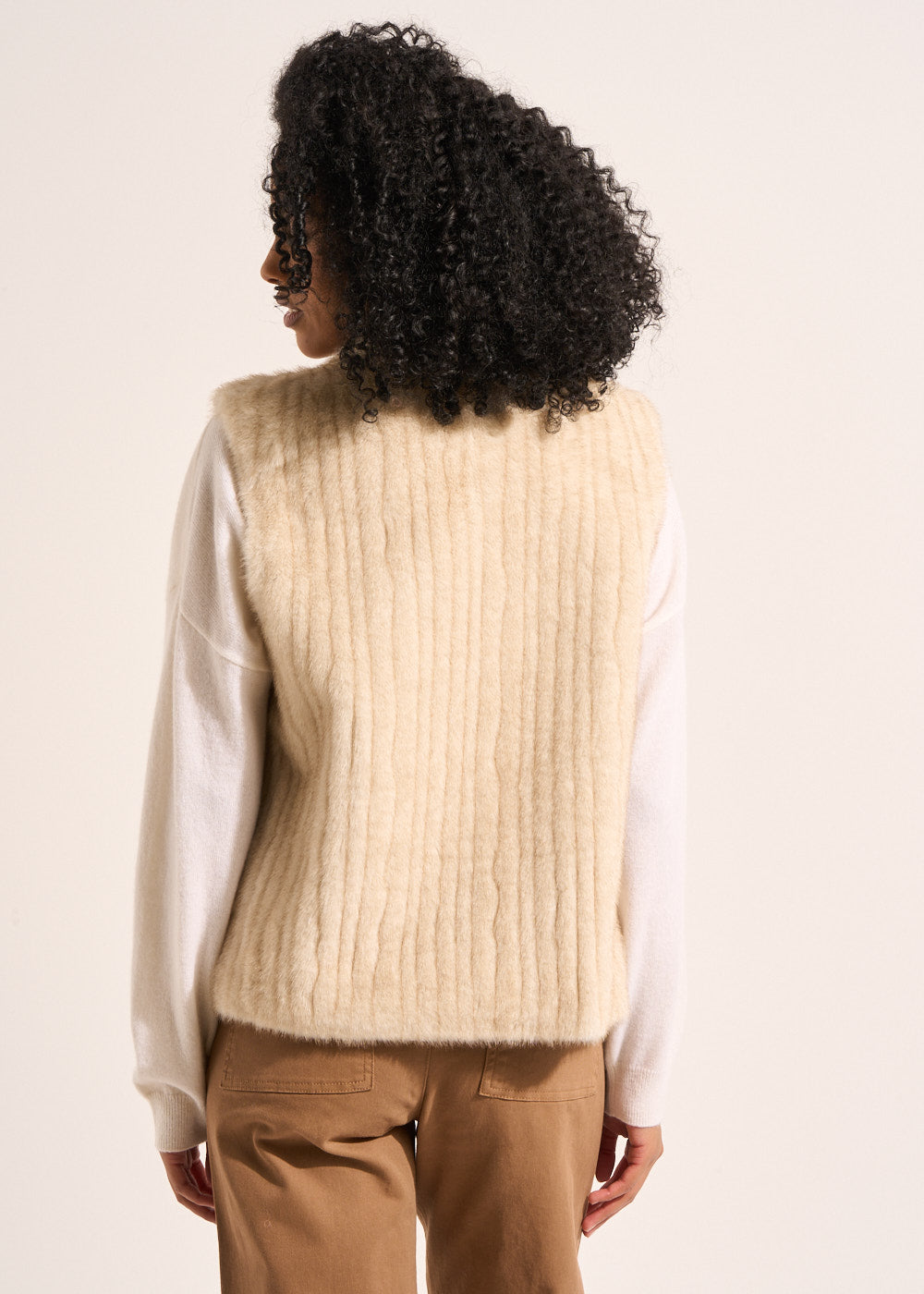 Sleeveless mink-effect faux fur cardigan - Sud Express - 3 - Sud Express