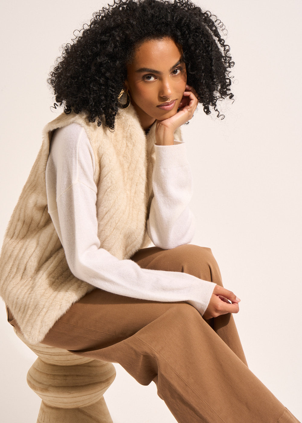 Sleeveless mink-effect faux fur cardigan - Sud Express - 5 - Sud Express