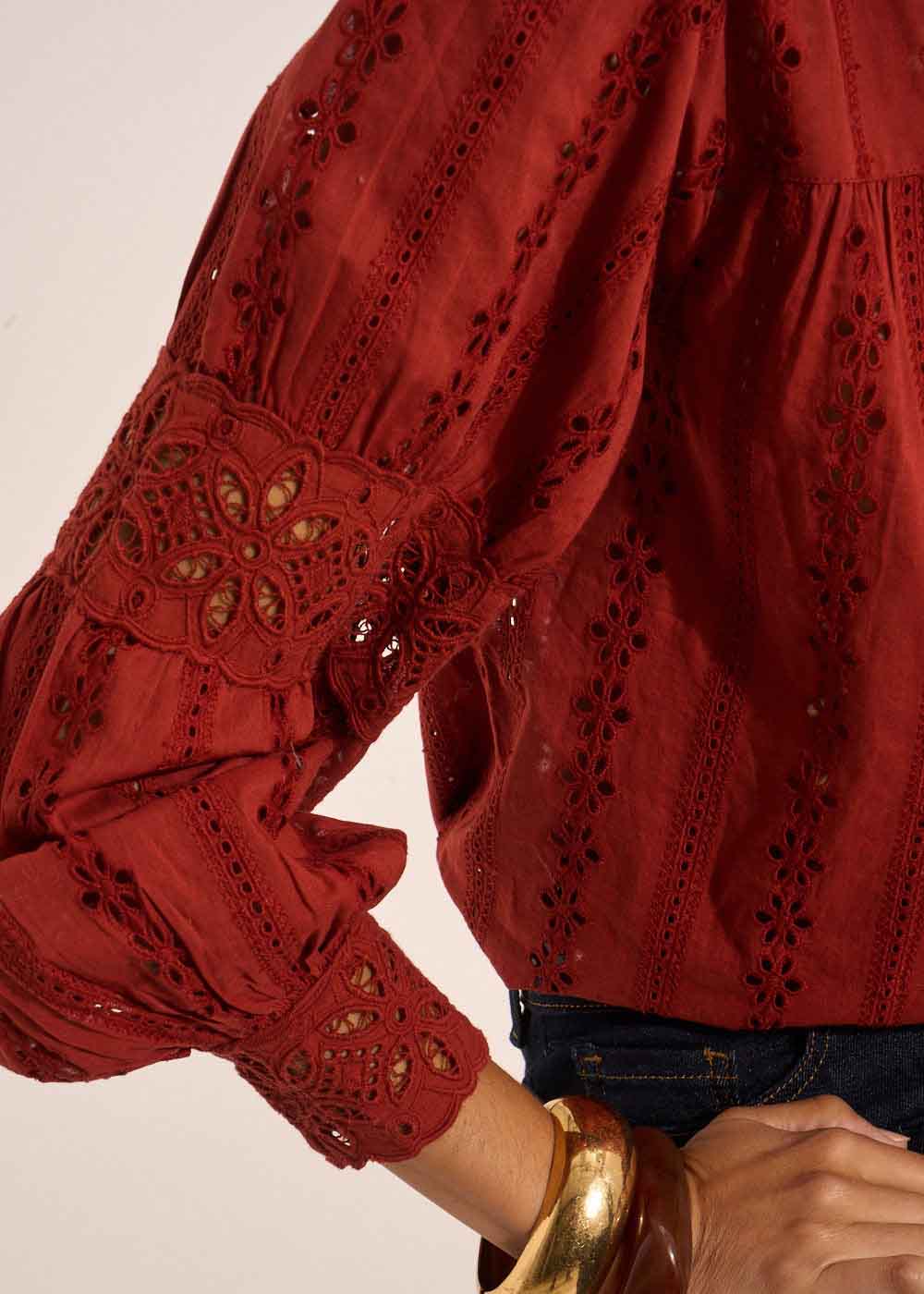 CAJOSIANE Loose-fitting shirt in broderie anglaise with a ruffled collar - 2 - Sud Express - Sud Express