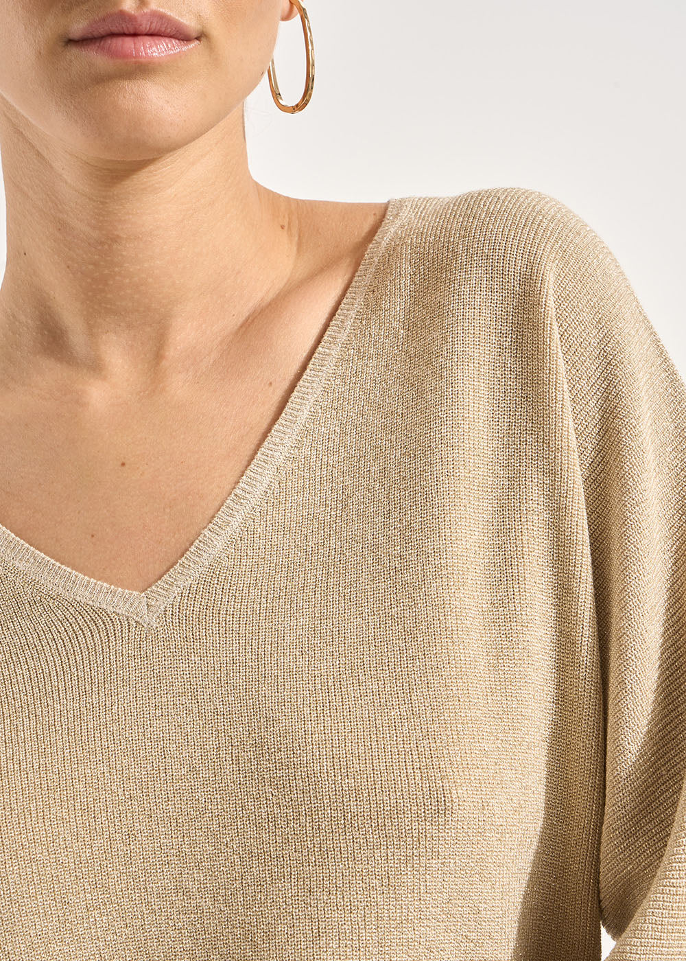 MACARENOU V-neck jumper with batwing sleeves and lurex threads - 4 - Sud Express - Sud Express