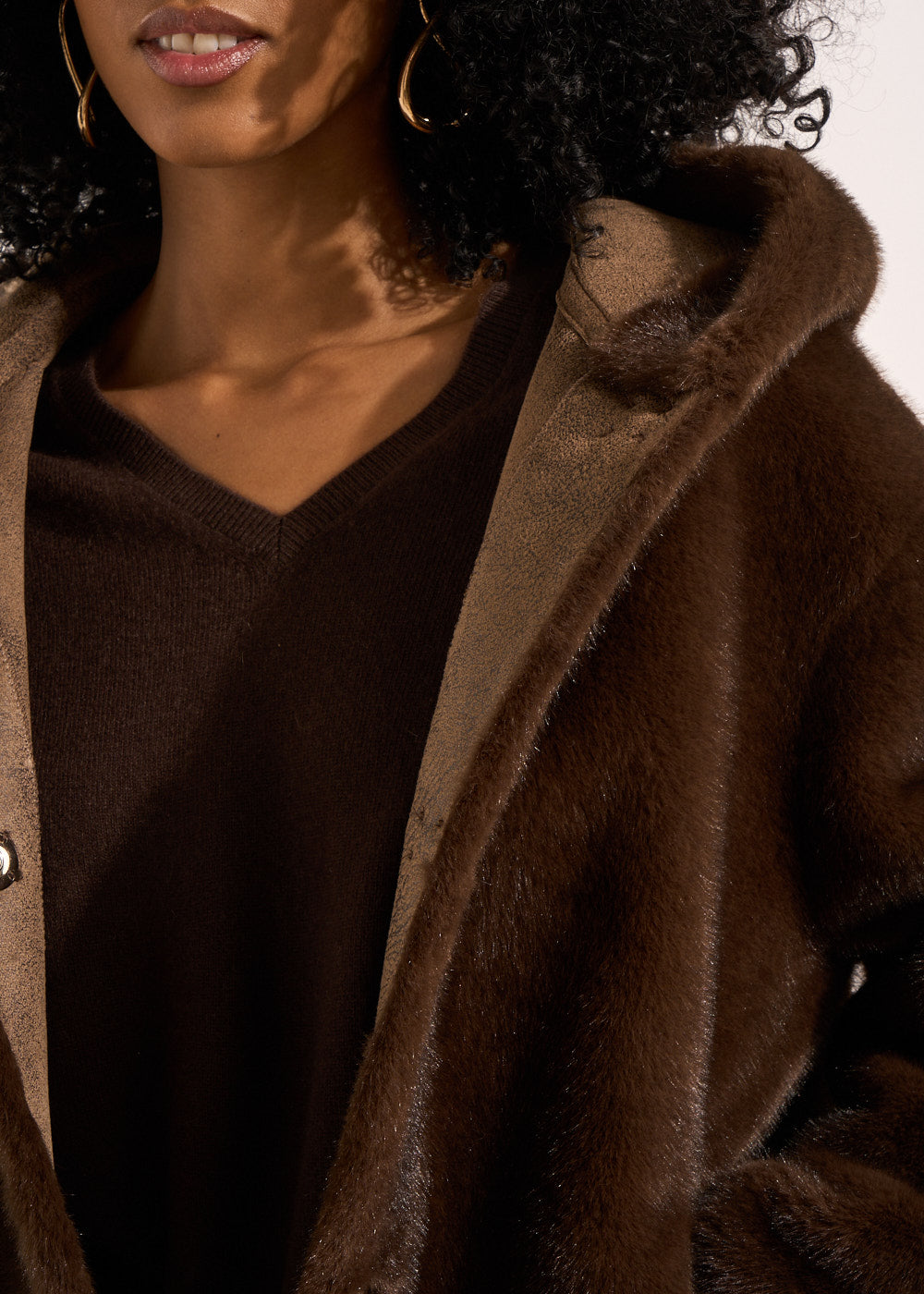 Mid-length faux fur coat with hood - Sud Express - 7 - Sud Express