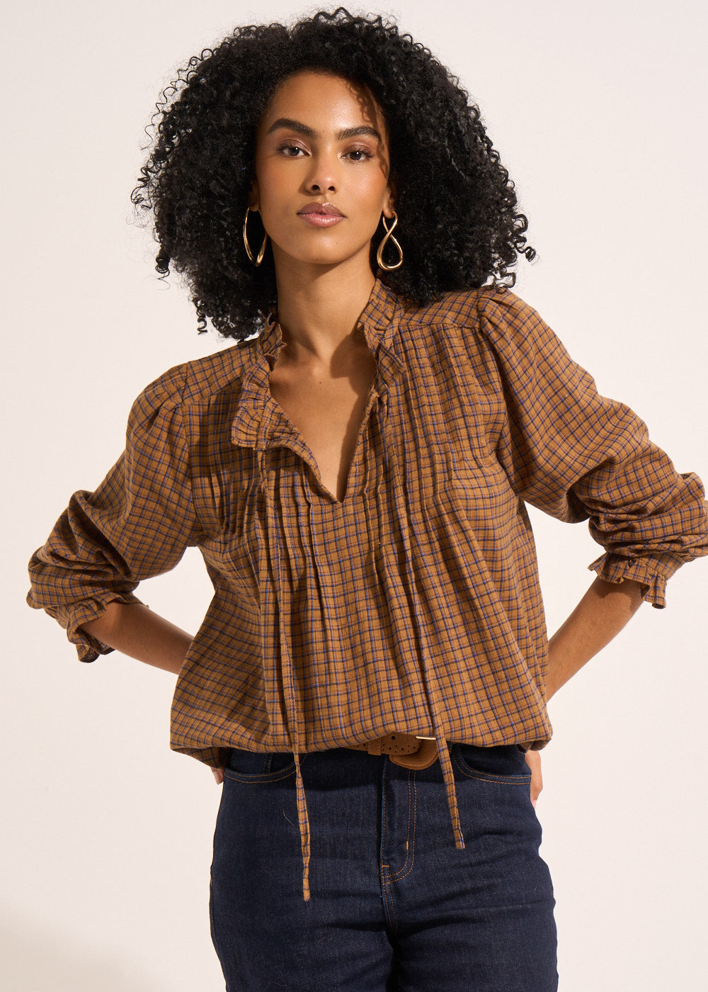 Long-sleeved checked blouse with ruffles - Sud Express - 5 - Sud Express