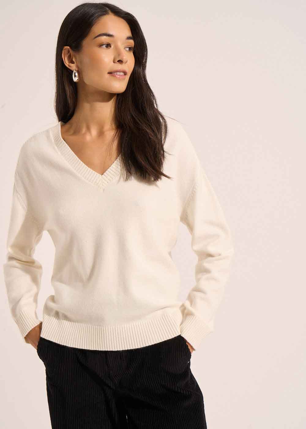 MANOR Boxy V-neck sweater - 1 - Sud Express - Sud Express
