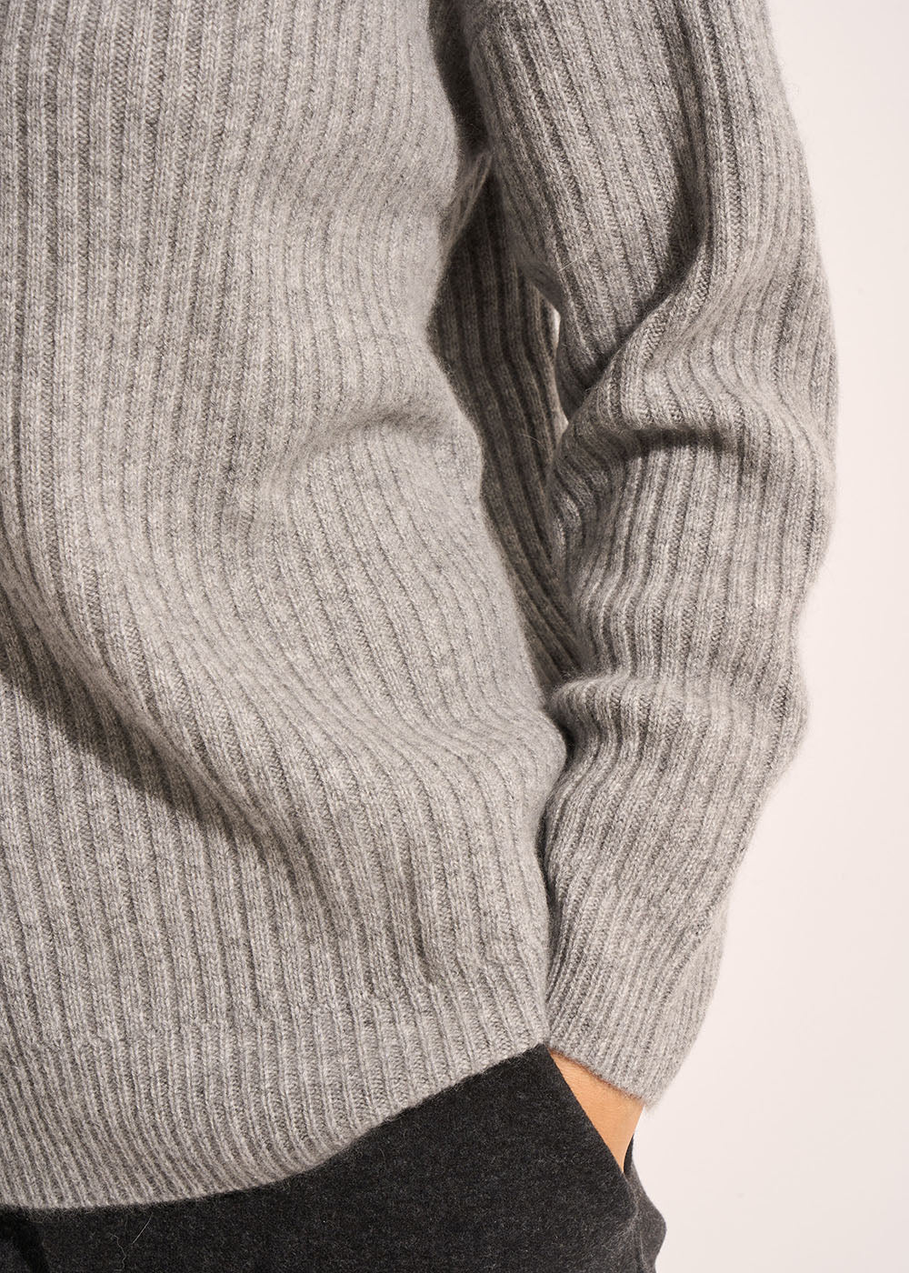Ribbed cashmere crew neck sweater - Sud Express - 4 - Sud Express