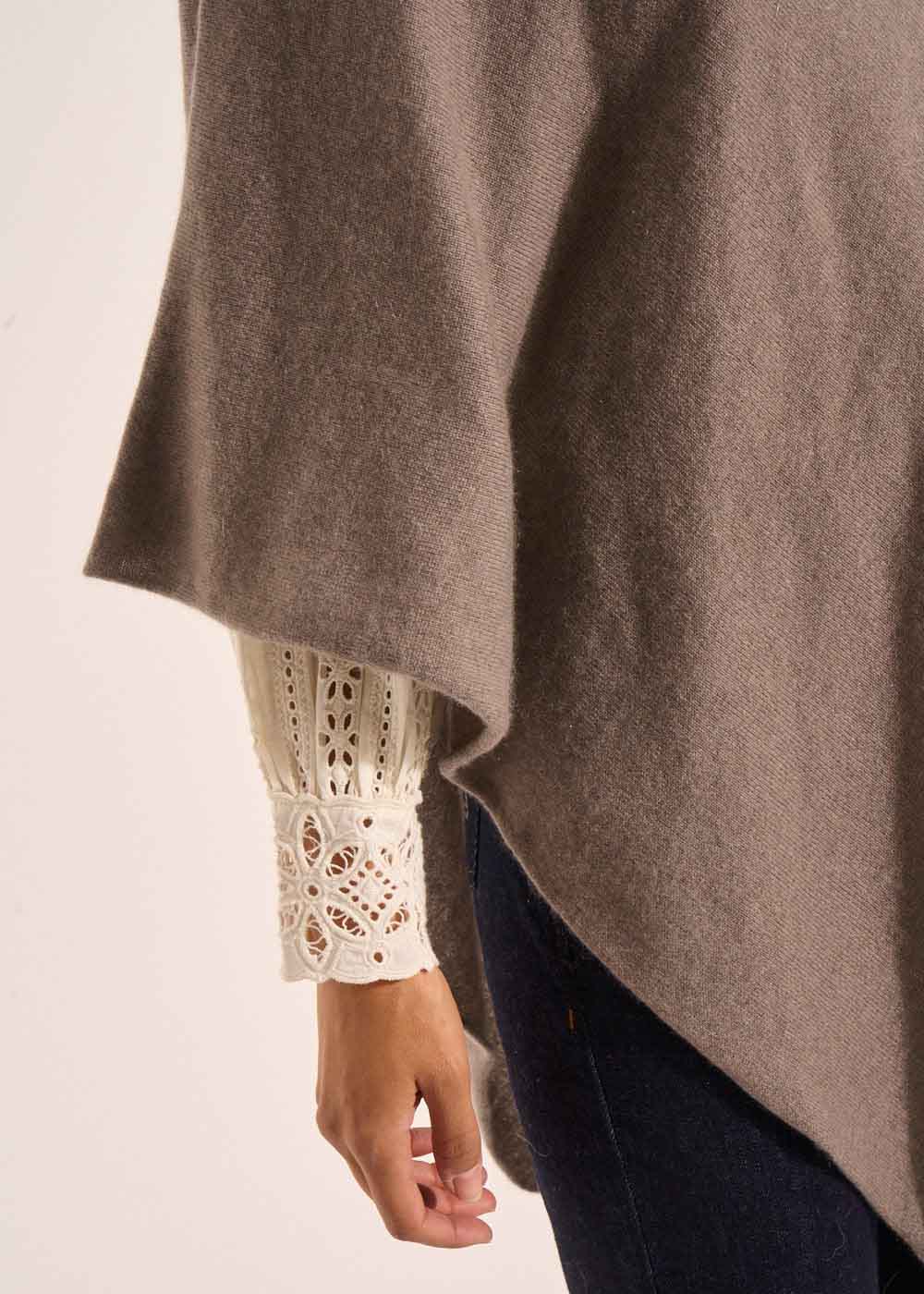 PAULENE Loose-fitting cashmere poncho - 4 - Sud Express - Sud Express