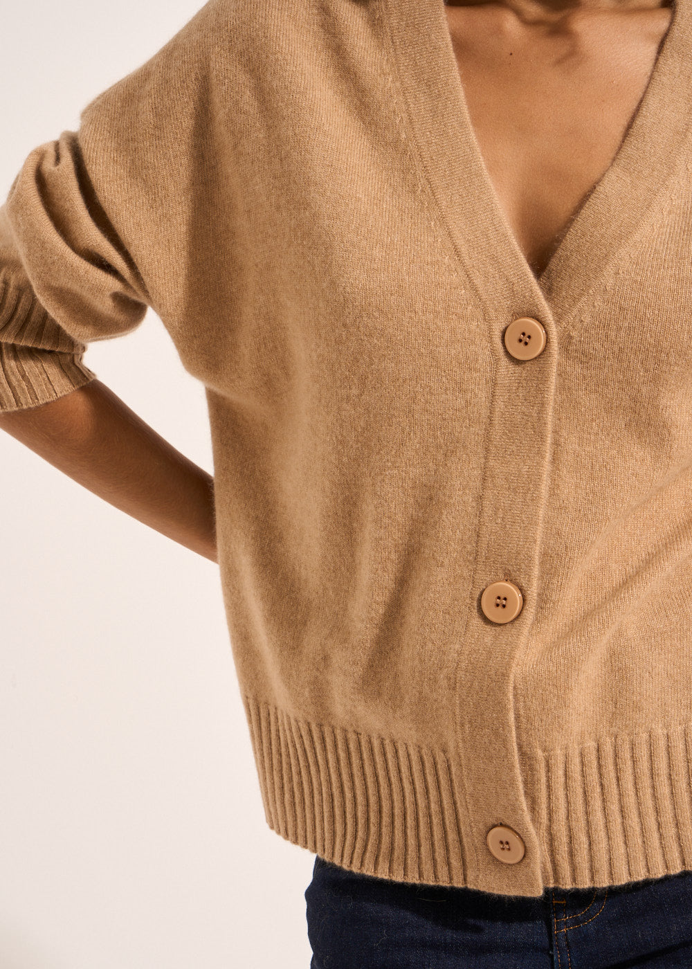 GRAMMAX Loose-fitting cashmere V-neck cardigan - 2 - Sud Express - Sud Express
