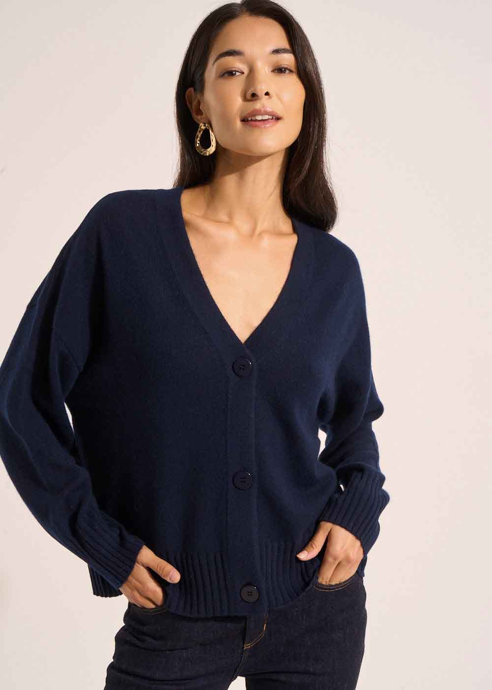 GRAMMAX Loose-fitting cashmere V-neck cardigan - 1 - Sud Express - Sud Express