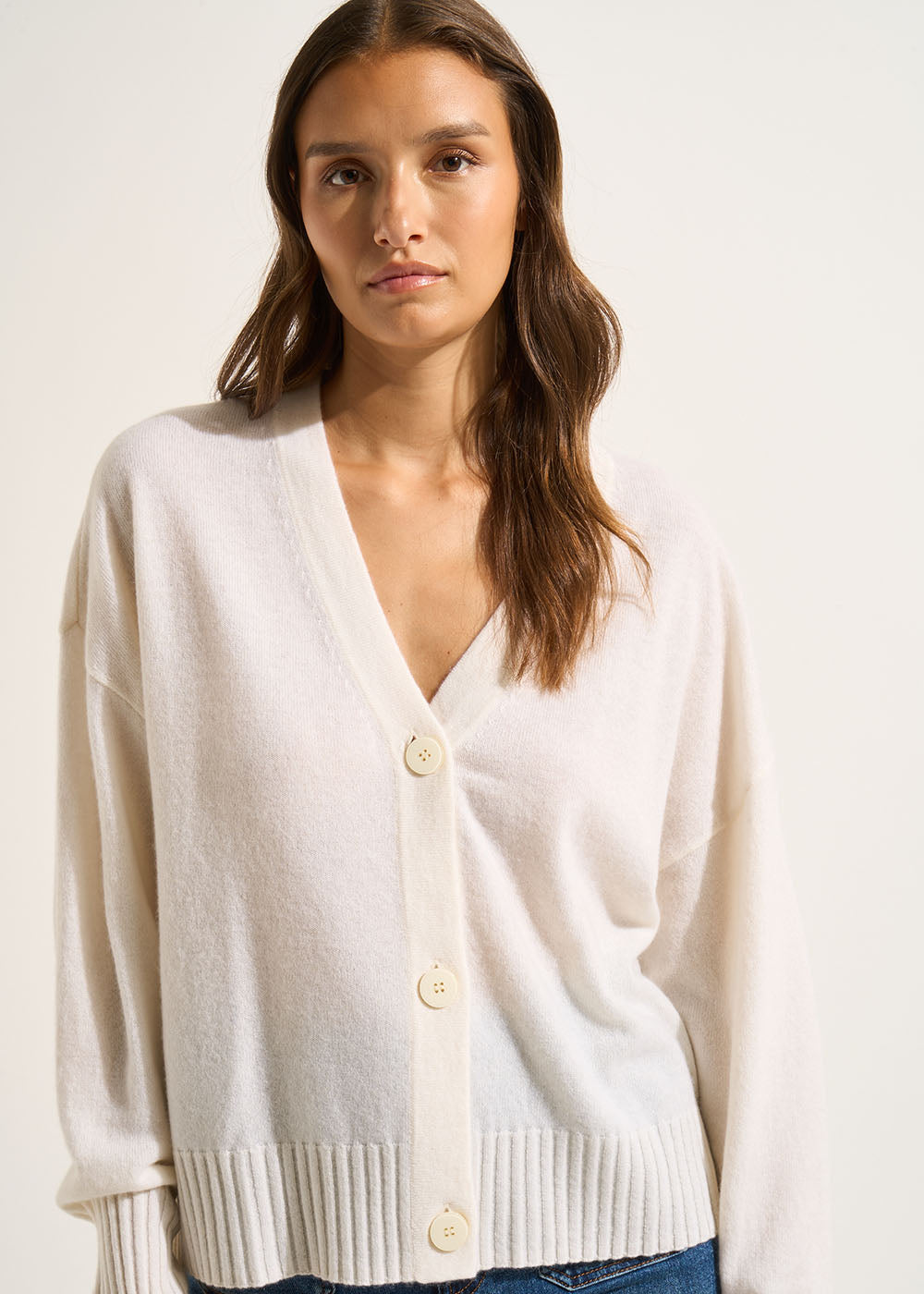 GRAMMAX Loose-fitting cashmere V-neck cardigan - 1 - Sud Express - Sud Express