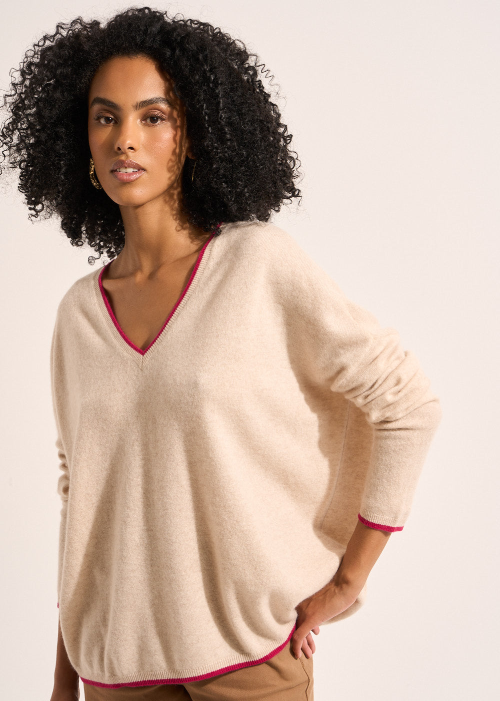 MAJOJO Cashmere jumper with V-neck and long sleeves - 4 - Sud Express - Sud Express