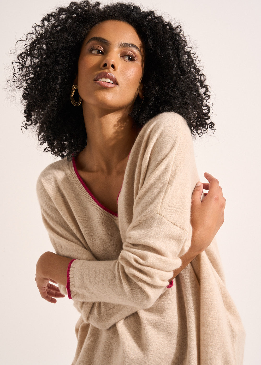Cashmere jumper with V-neck and long sleeves - Sud Express - 5 - Sud Express
