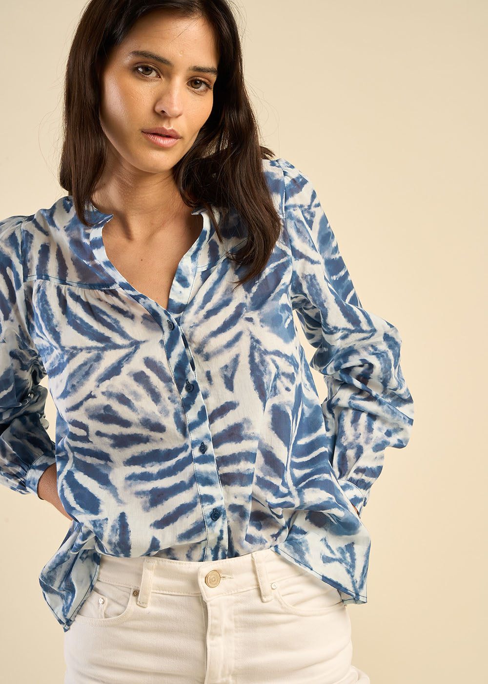 CALMYRE Loose-fitting shirt with botanical print - 1 - Sud Express - Sud Express