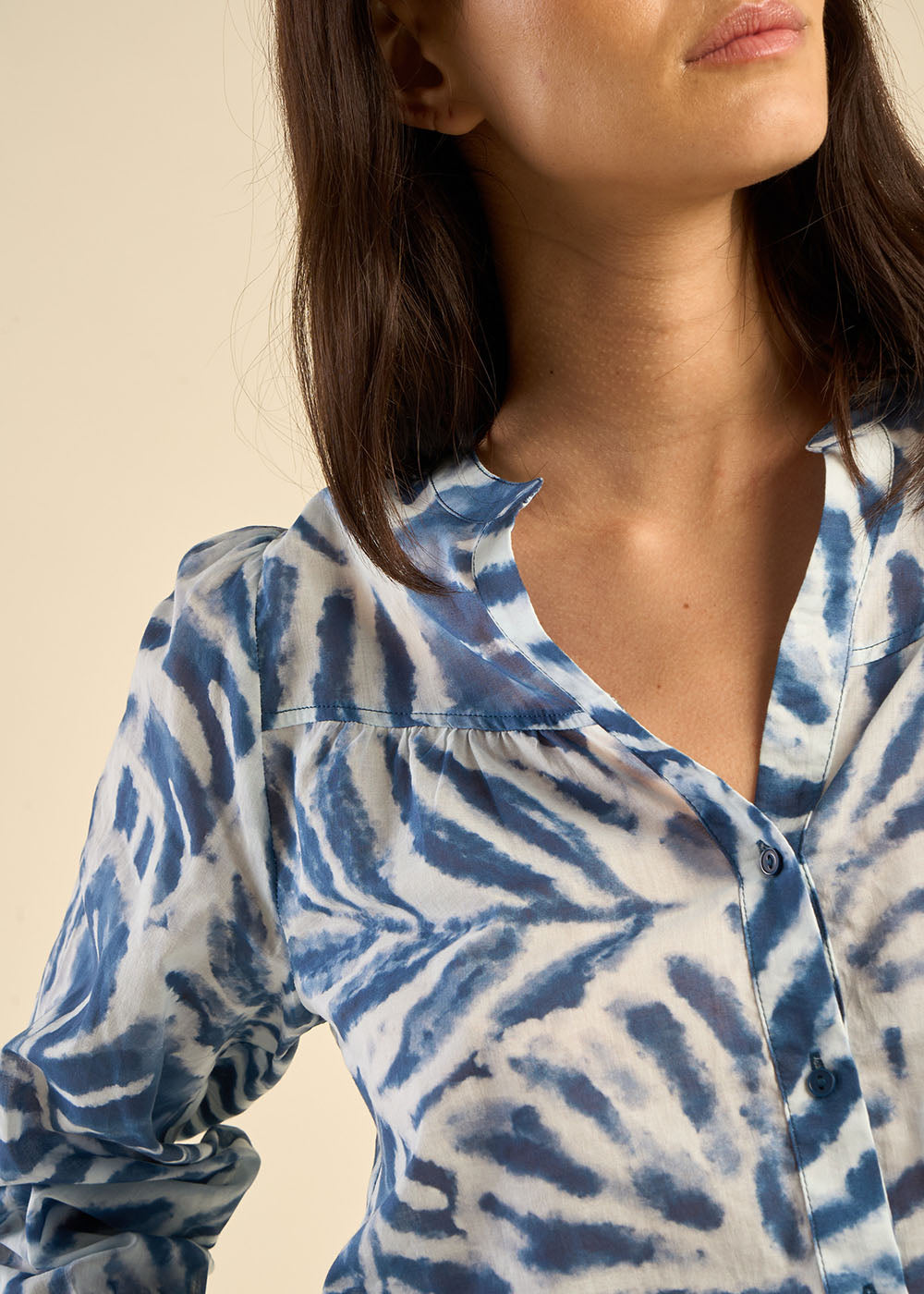 CALMYRE Loose-fitting shirt with botanical print - 2 - Sud Express - Sud Express