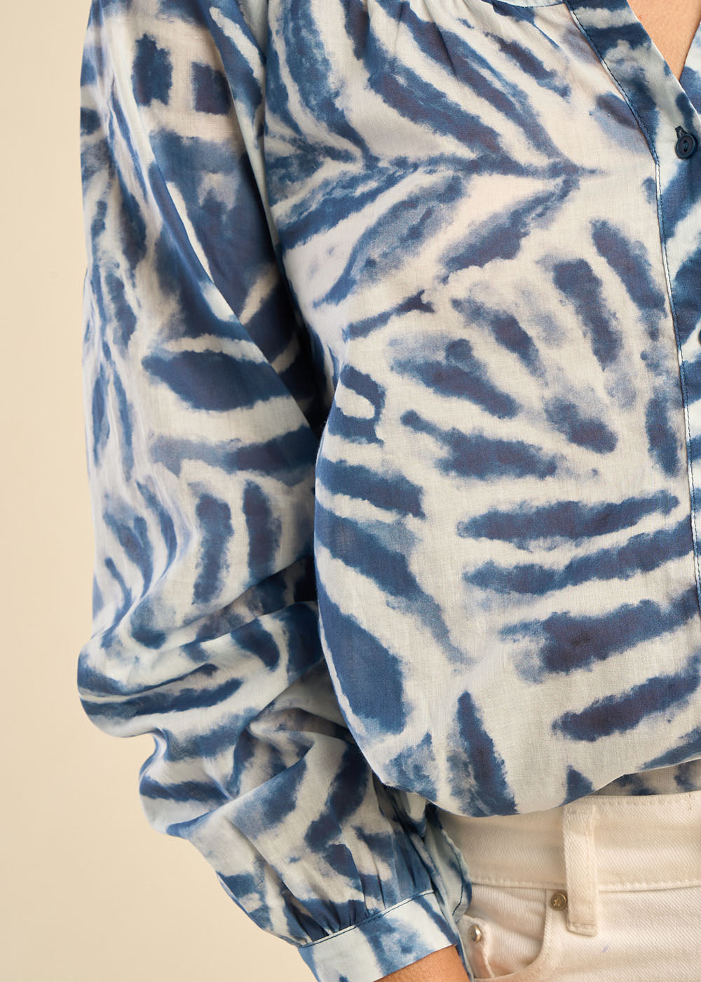 CALMYRE Loose-fitting shirt with botanical print - 4 - Sud Express - Sud Express