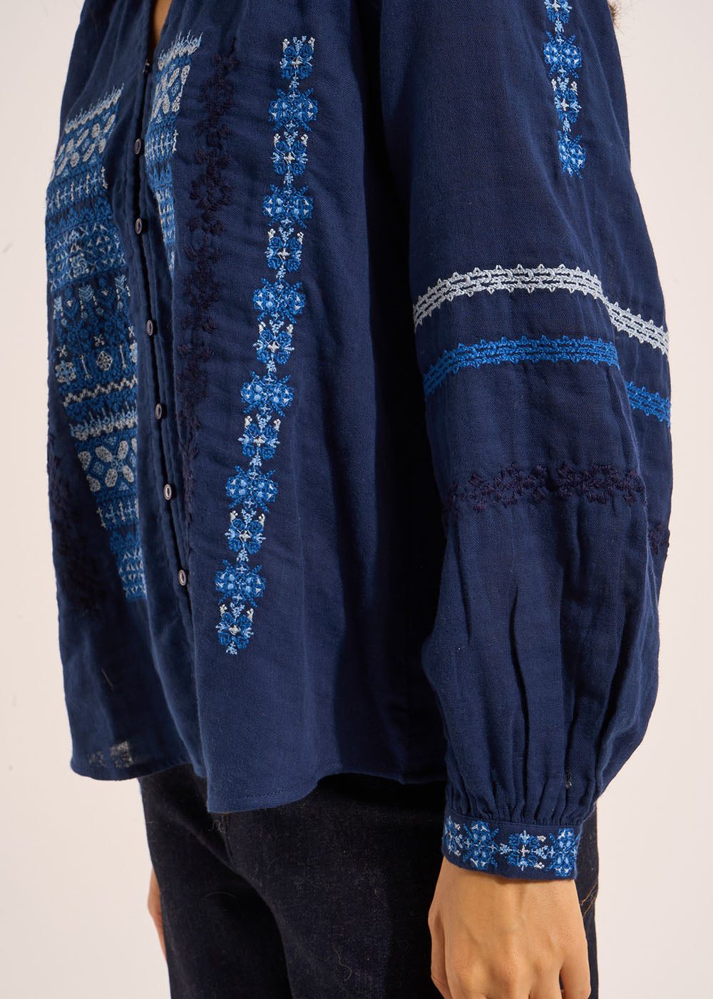 Embroidered cotton blouse with long puff sleeves - Sud Express - 5 - Sud Express